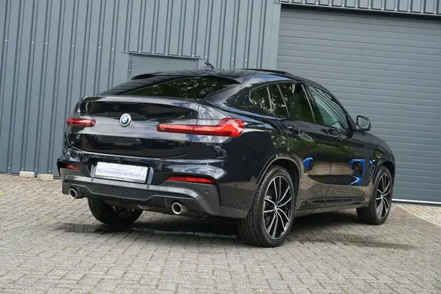 BMW X4 view 7
