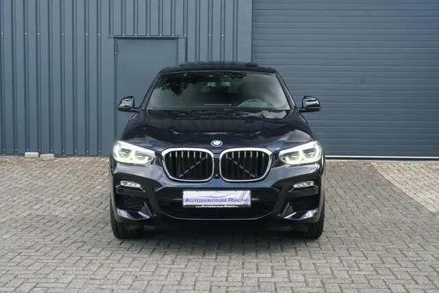 BMW X4 view 2