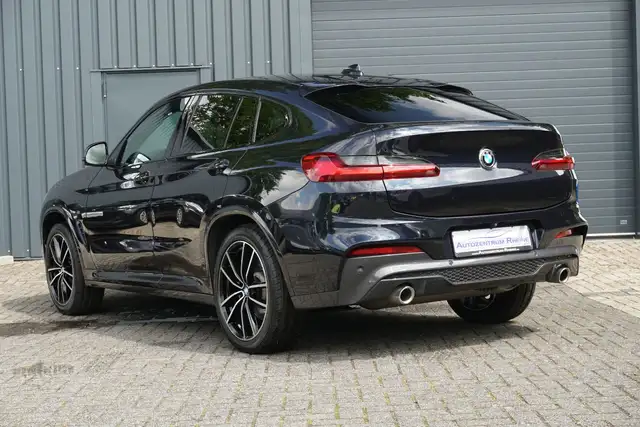 BMW X4 view 5