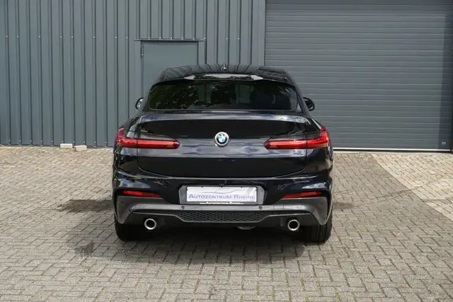 BMW X4 view 6