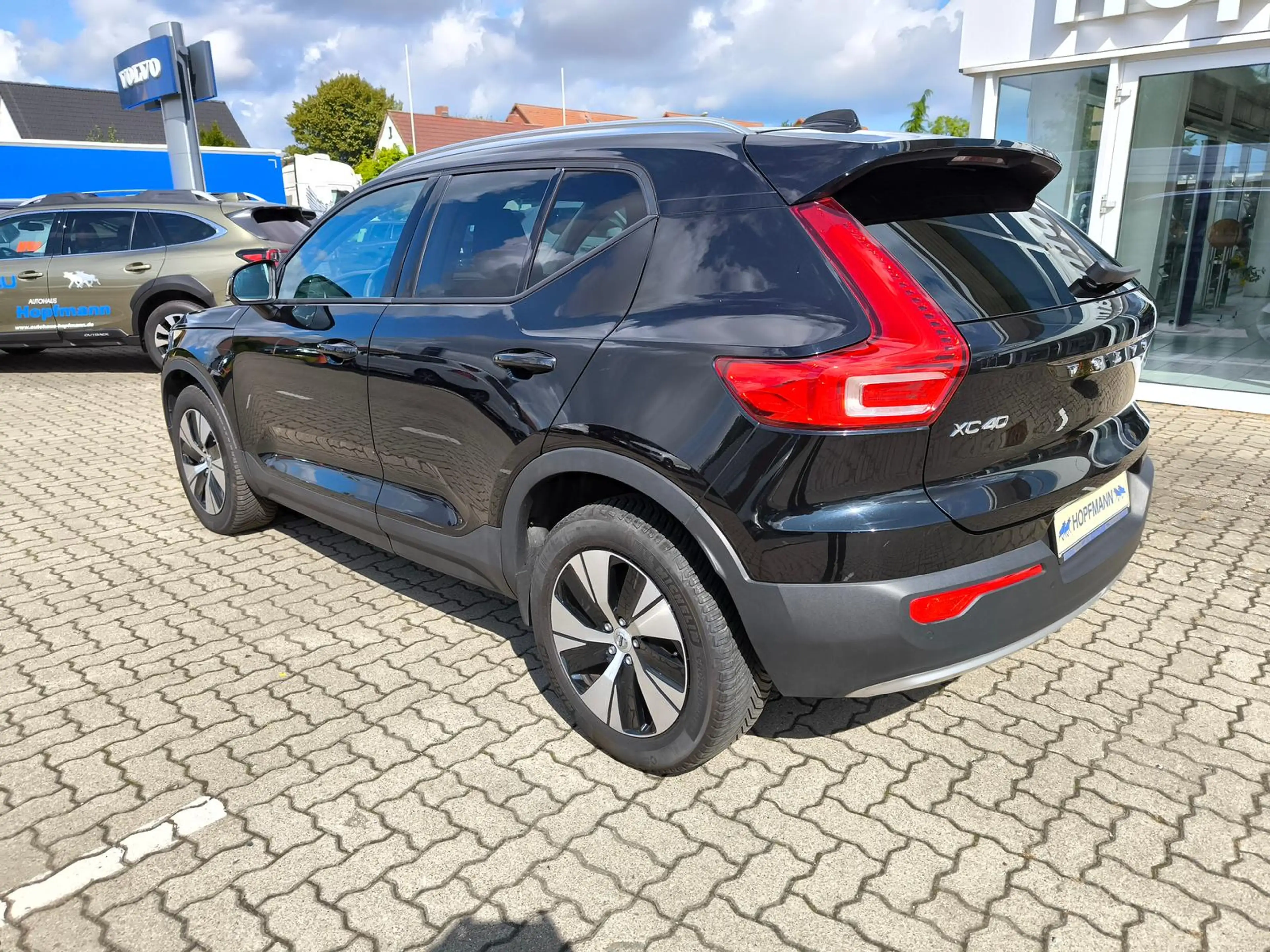 Volvo XC40 T3 Benzin Momentum Pro Navi / ACC / Kamera — photo 3