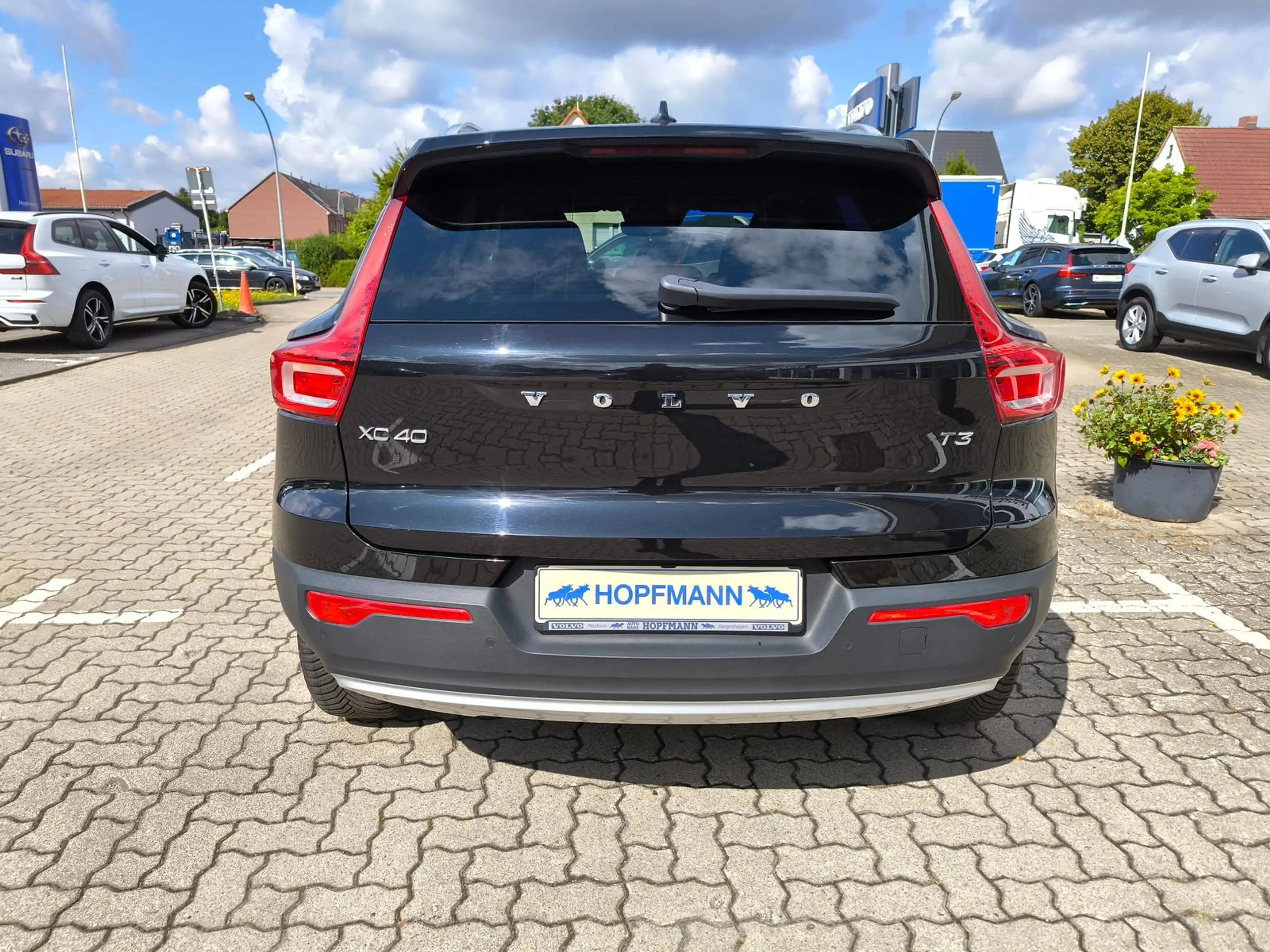 Volvo XC40 T3 Benzin Momentum Pro Navi / ACC / Kamera — photo 4