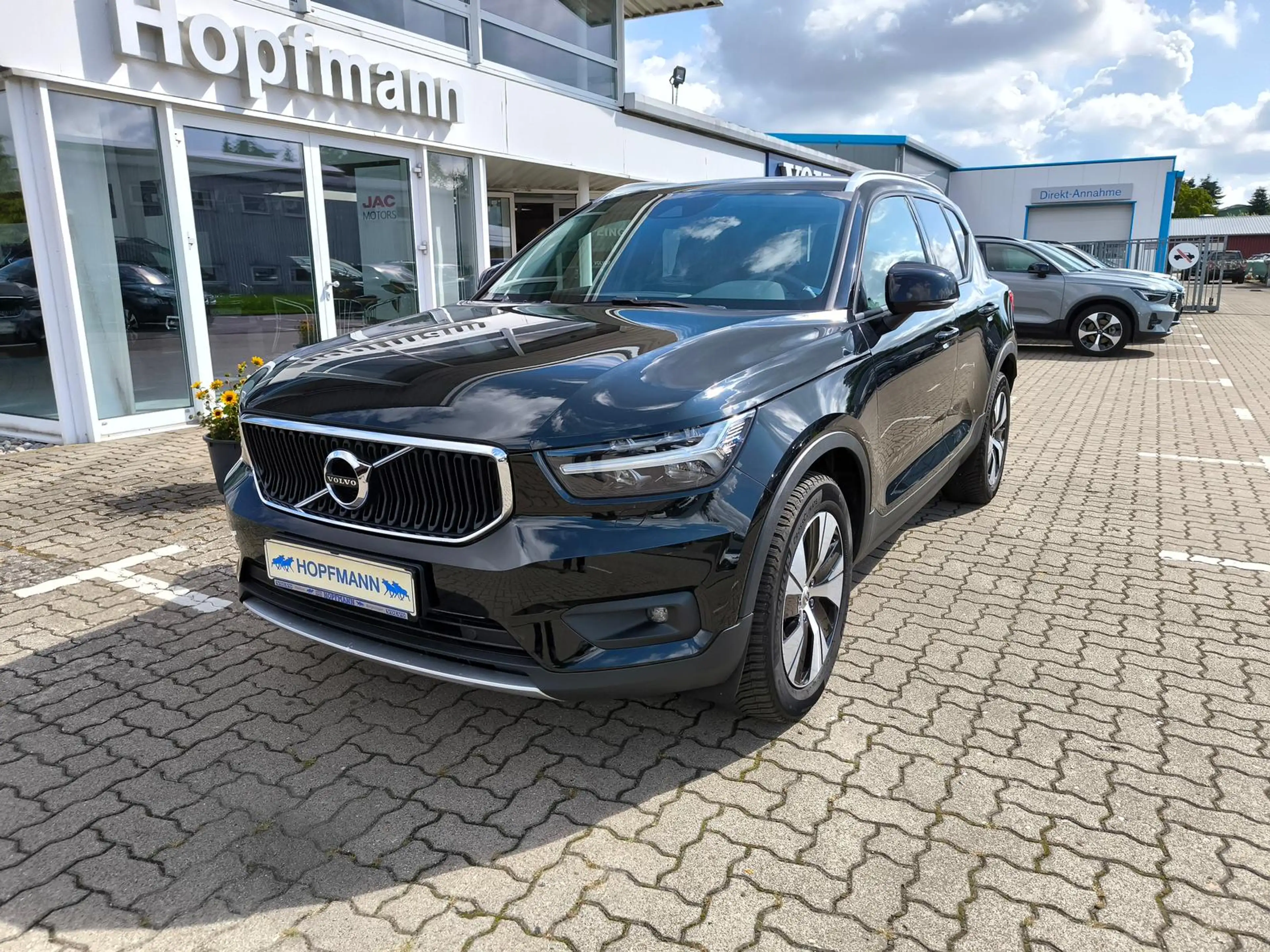 Volvo XC40 T3 Benzin Momentum Pro Navi / ACC / Kamera