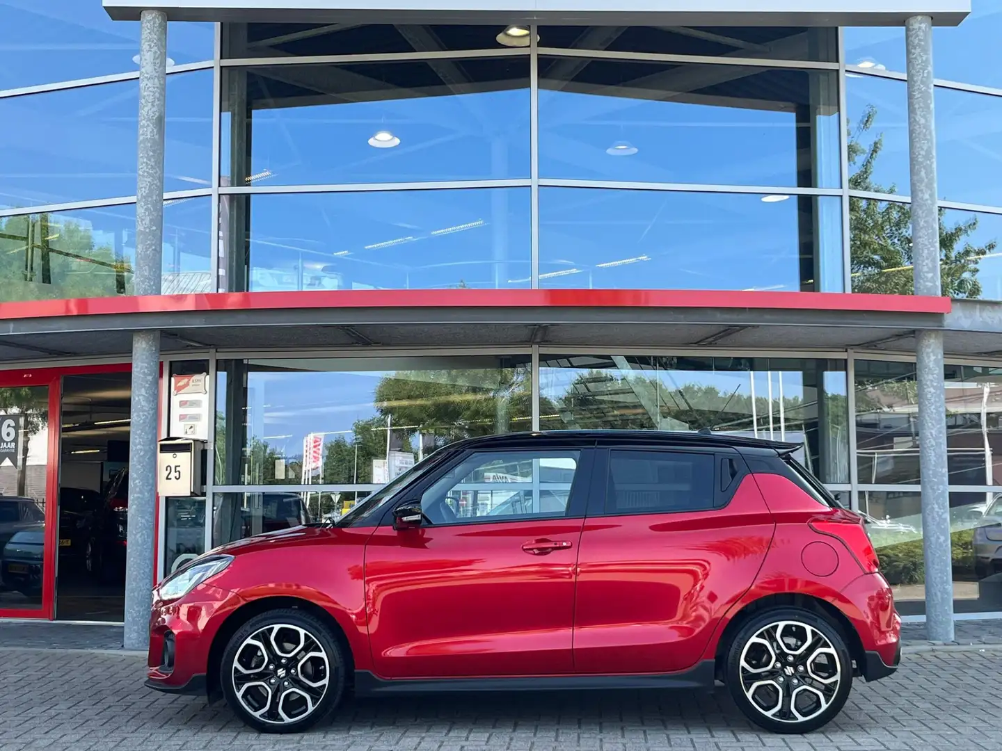 Suzuki Swift 1.4 Sport Smart Hybrid | Navigatie | Camera | Stoe Rot - 2