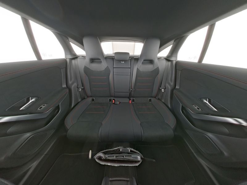 Mercedes-Benz CLA 180 AMG Adv.*LED*Kamera*18"*CarPlay*Easy* — photo 8