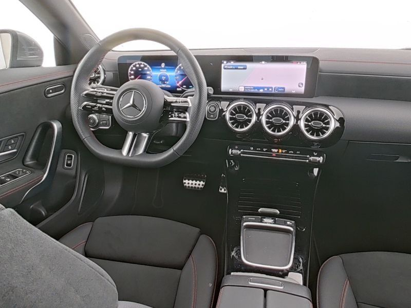 Mercedes-Benz CLA 180 AMG Adv.*LED*Kamera*18"*CarPlay*Easy* — photo 6