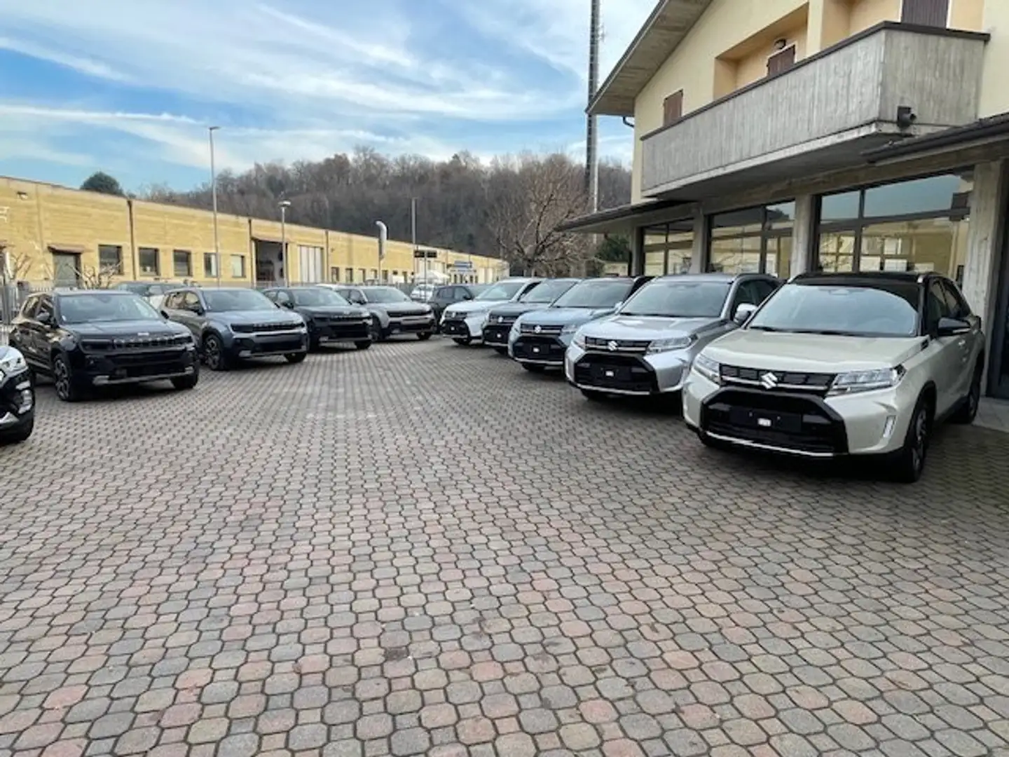 Suzuki Vitara 1.4 HYBRID 4WD MOD:COOL PLUS E TOP 129CV BI-COLOR Bianco - 1