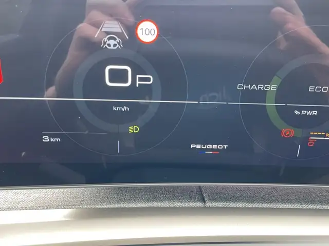 Peugeot 3008 GT Hybrid 145 e-DCS6 Ansicht 14