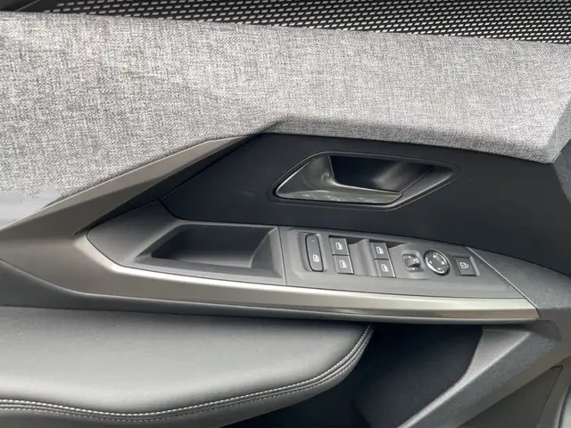 Peugeot 3008 GT Hybrid 145 e-DCS6 Ansicht 8