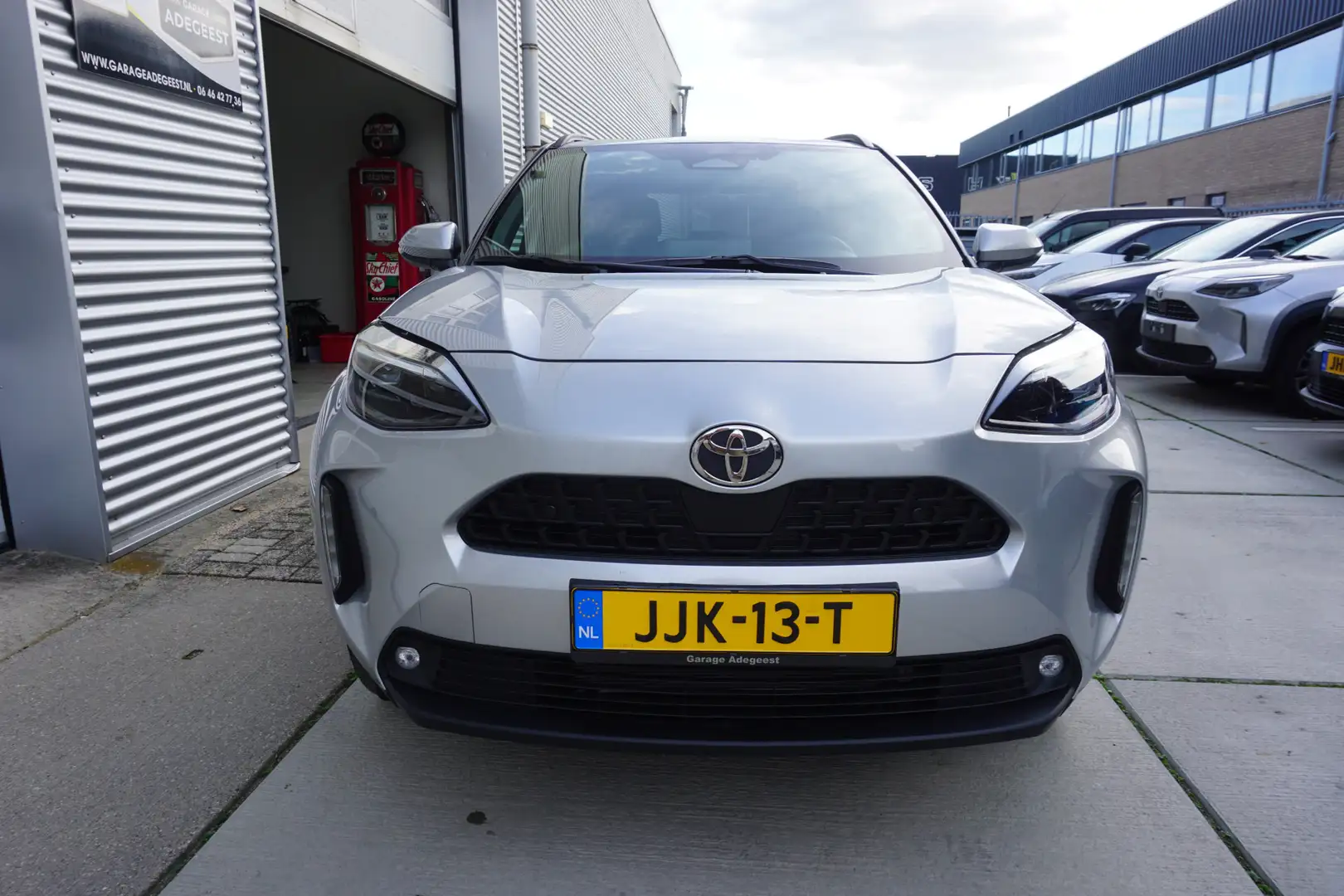 Toyota Yaris Cross 1.5 Hybrid 115 Business Plus |Navi|Carplay|PDC V+A Zilver - 2