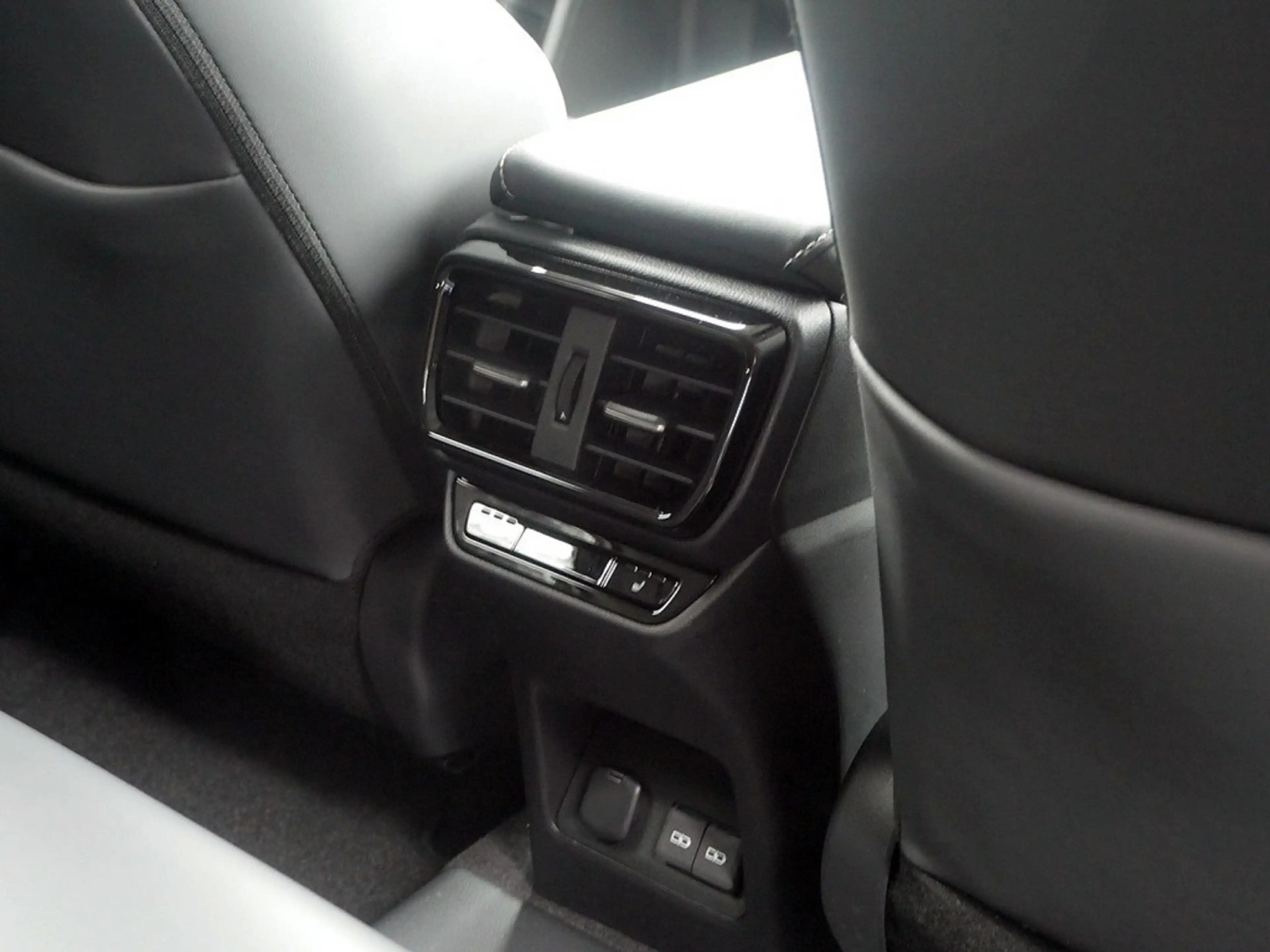 Lexus NX 450h+ E-Four Executive Line HUD LED 360° — photo 11