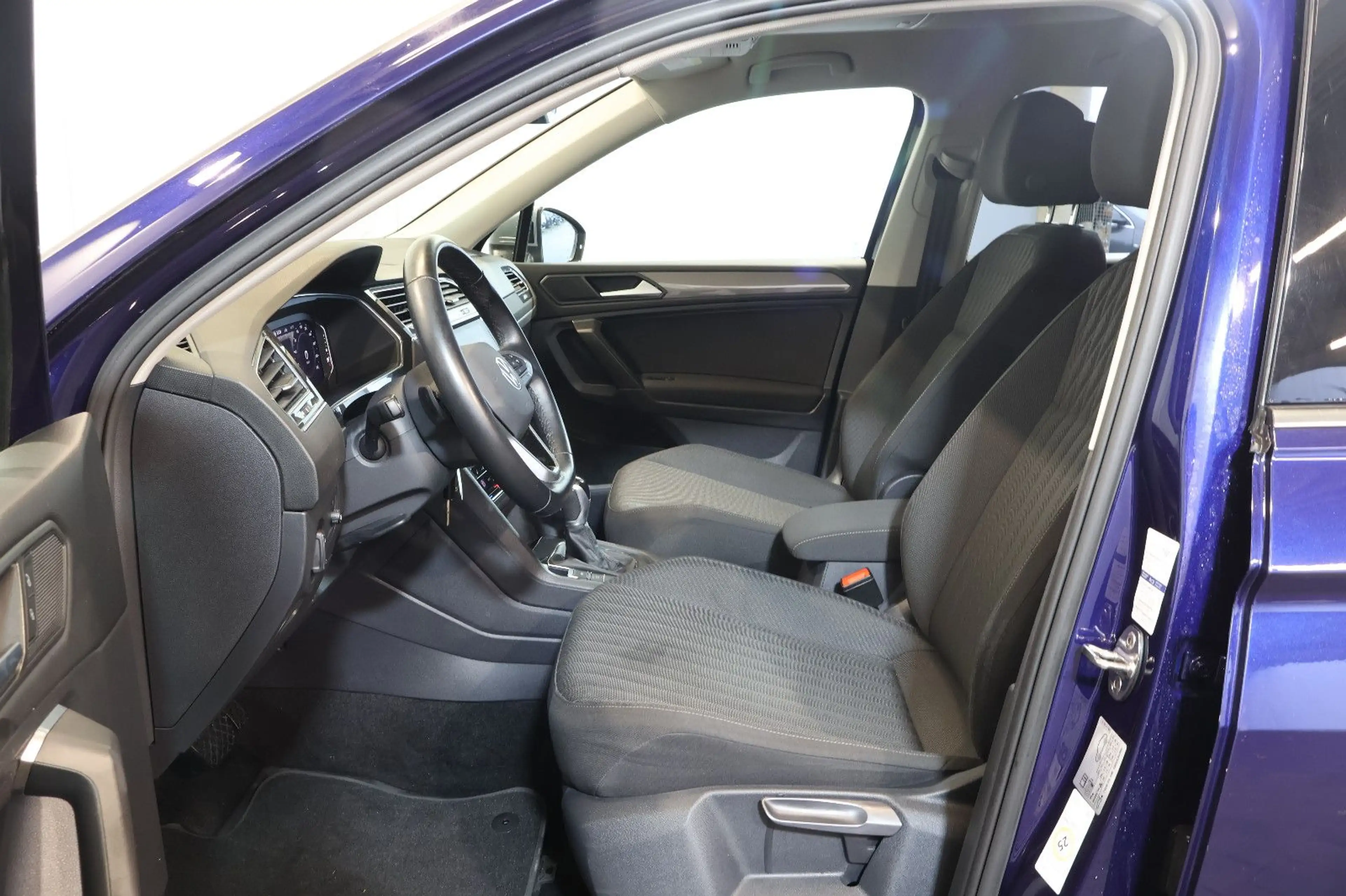 Volkswagen Tiguan Allspace 2.0 TDI Life HUD+AID+MATRIX+AHK — photo 14