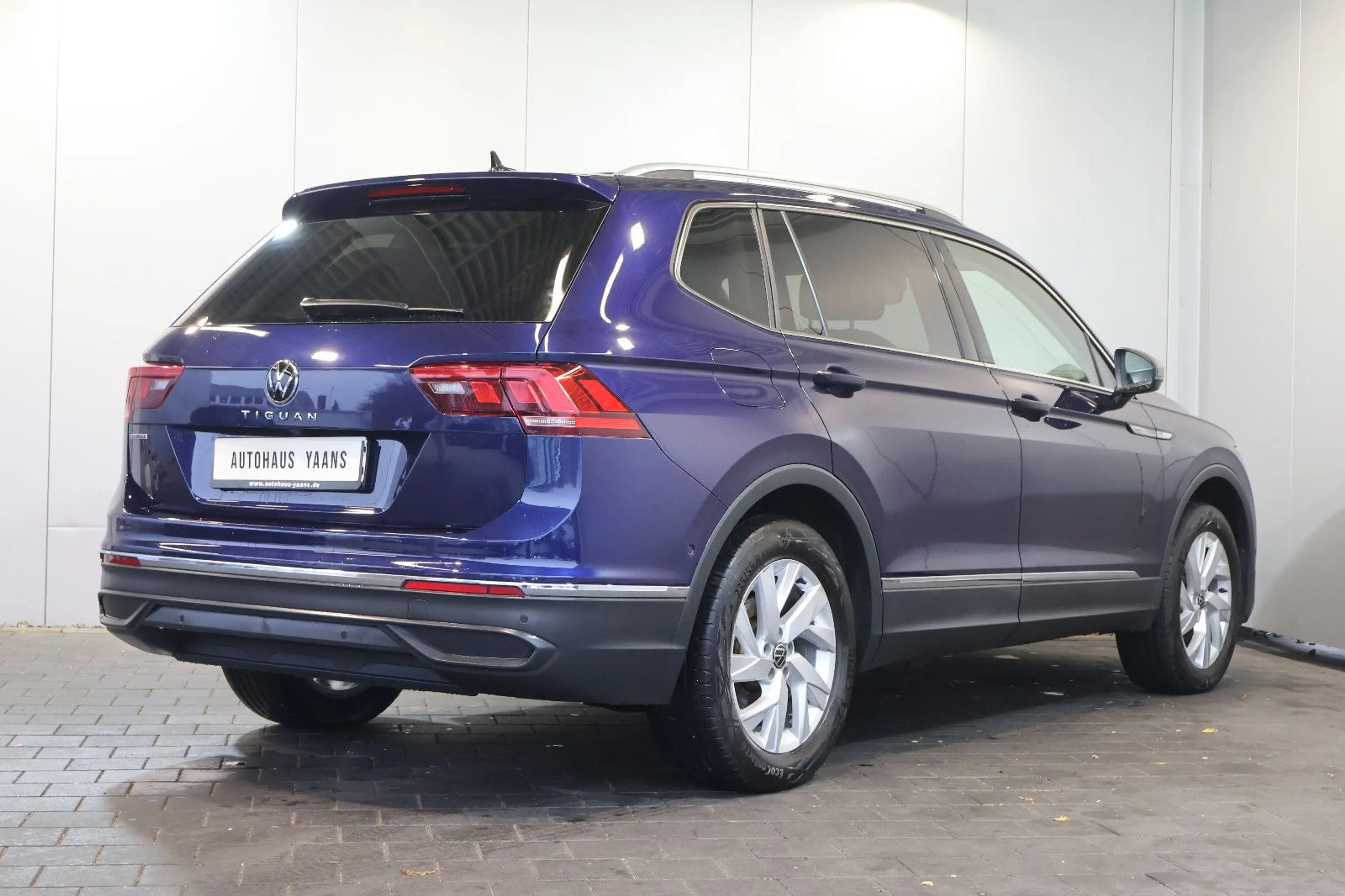 Volkswagen Tiguan Allspace 2.0 TDI Life HUD+AID+MATRIX+AHK — photo 4