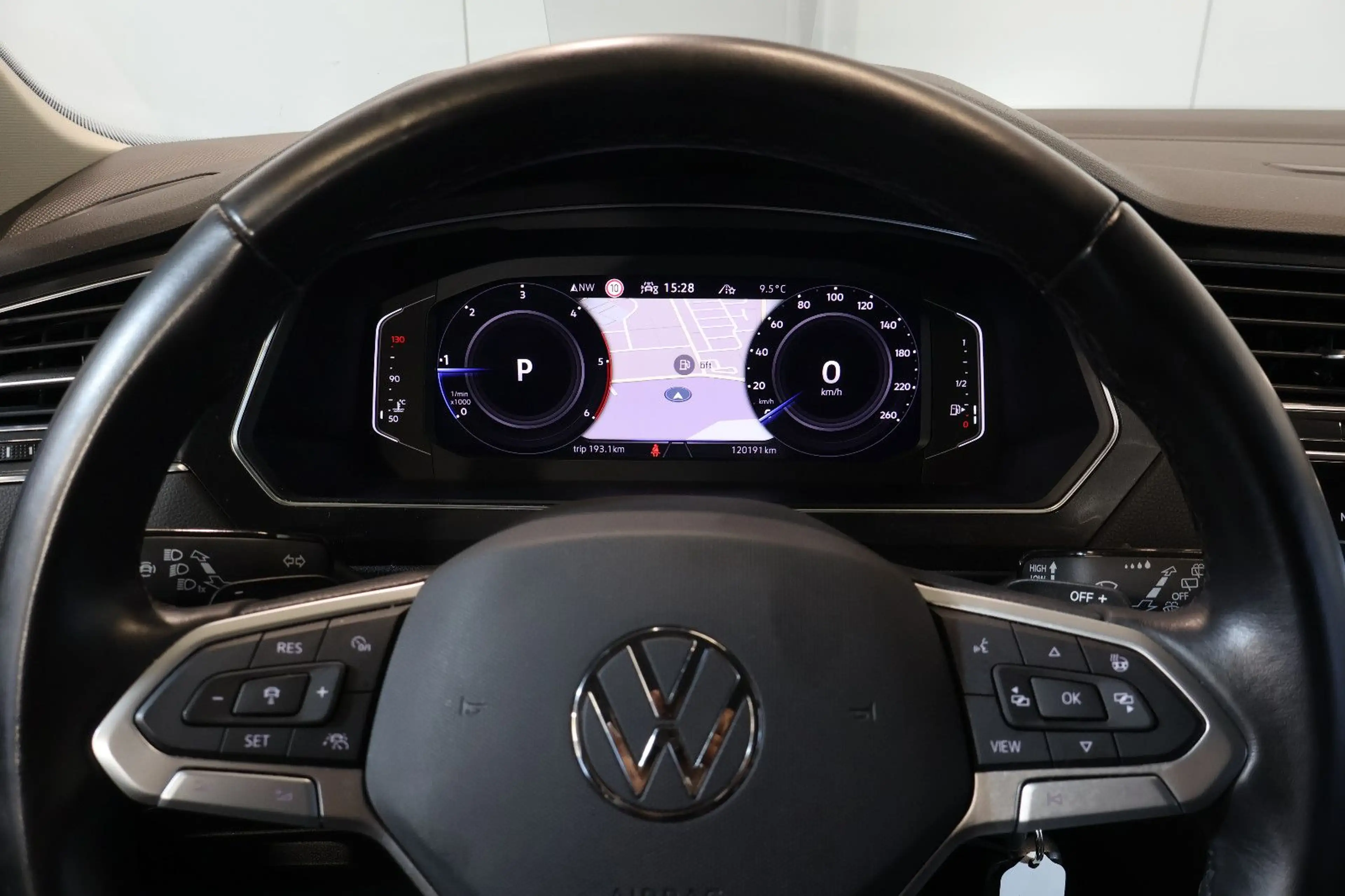 Volkswagen Tiguan Allspace 2.0 TDI Life HUD+AID+MATRIX+AHK — photo 9