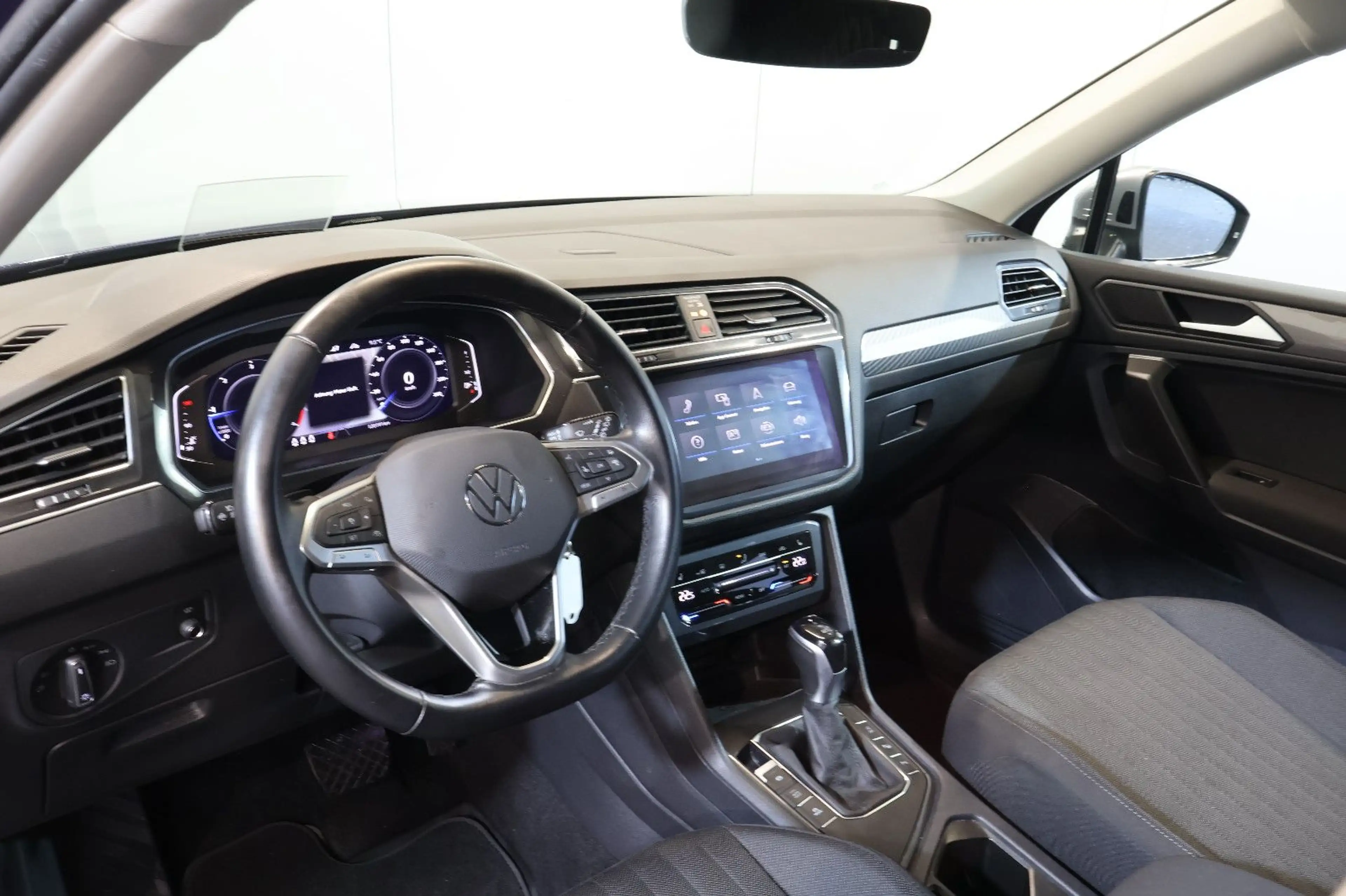 Volkswagen Tiguan Allspace 2.0 TDI Life HUD+AID+MATRIX+AHK — photo 12