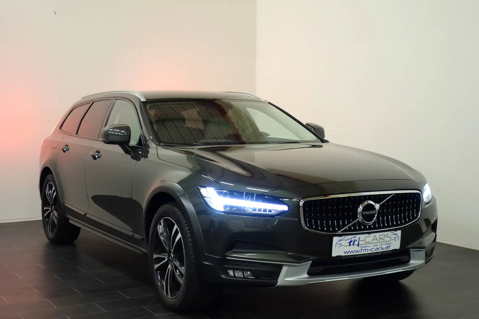 Volvo V90 Cross Country D5 Pro AWD Geartronic *AHV*LED*MASSAGE*BELÜFTUNG*GARANTIE*TOP* Grau - 2