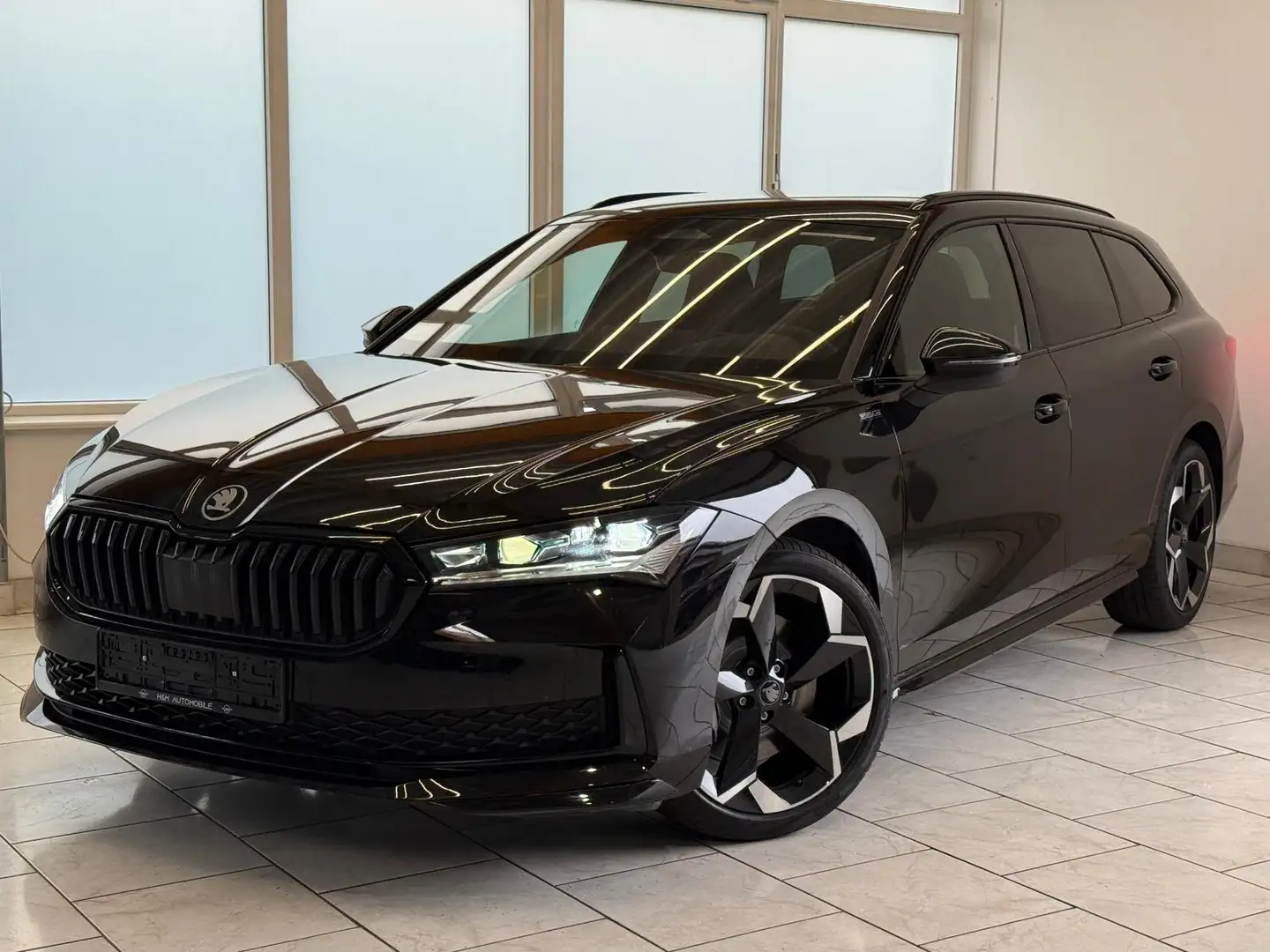 Skoda Superb 2.0 TDI Sportline - CarPlay/ACC/AHK/Kamer Negru - 1