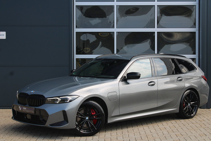 BMW 330 3-serie Touring 330e M-Sport Pro | ACC | Head-up |