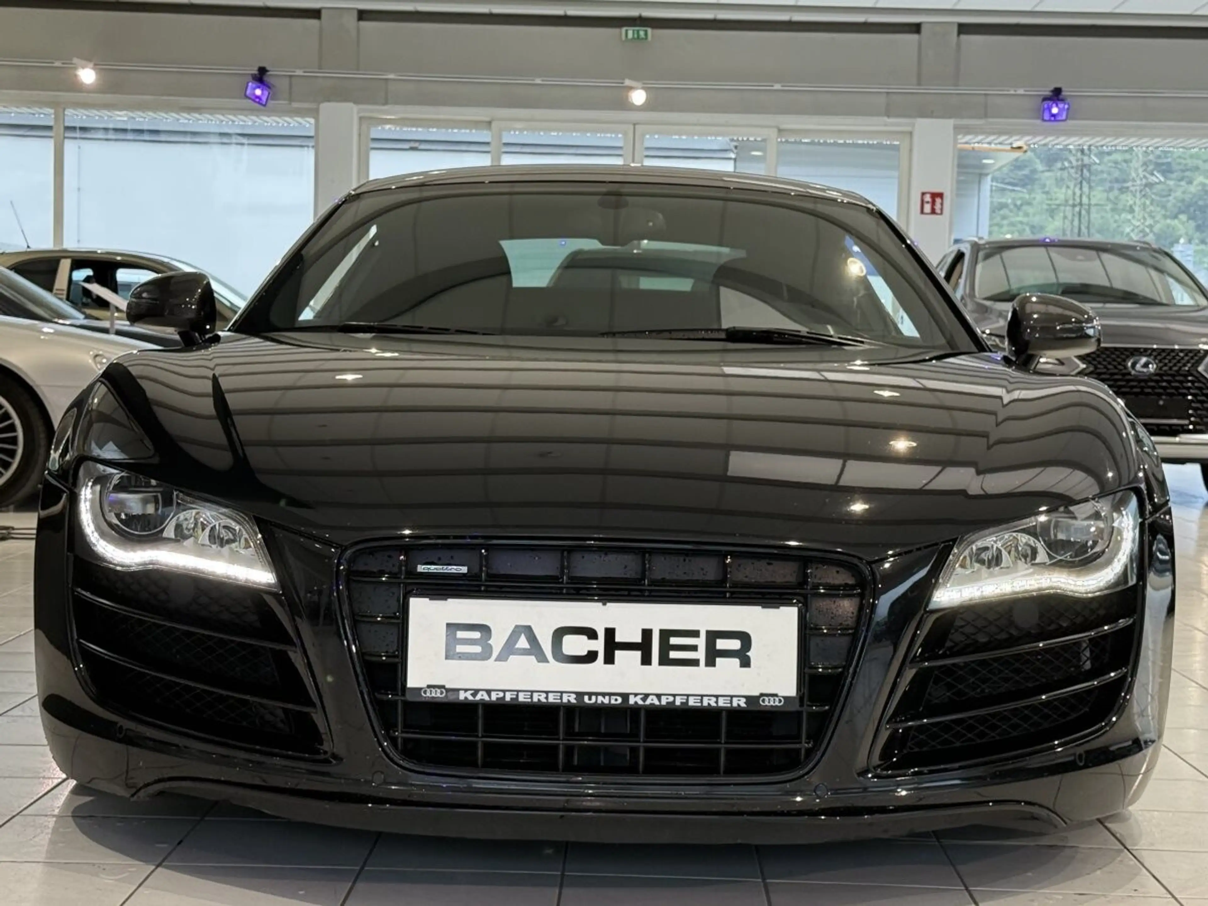 Audi R8 Coupe 5.2 FSI quattro — photo 12
