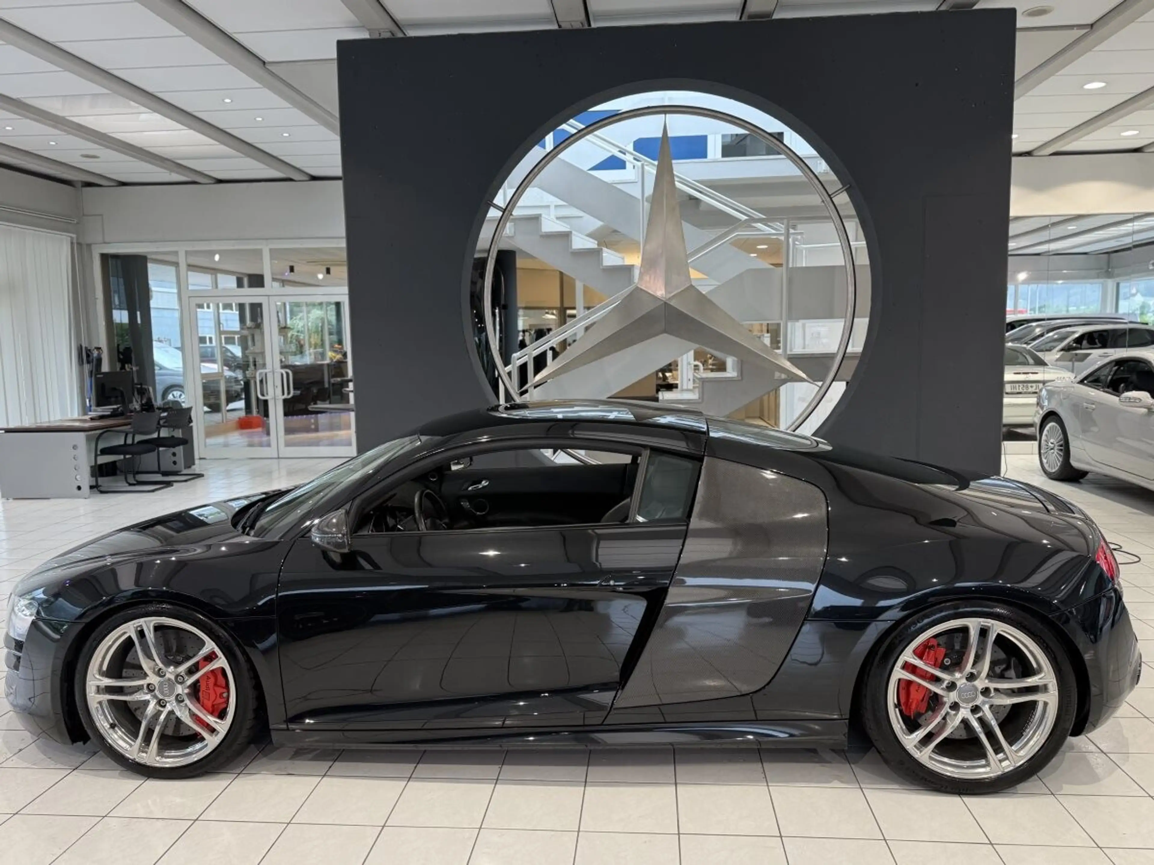 Audi R8 Coupe 5.2 FSI quattro — photo 4