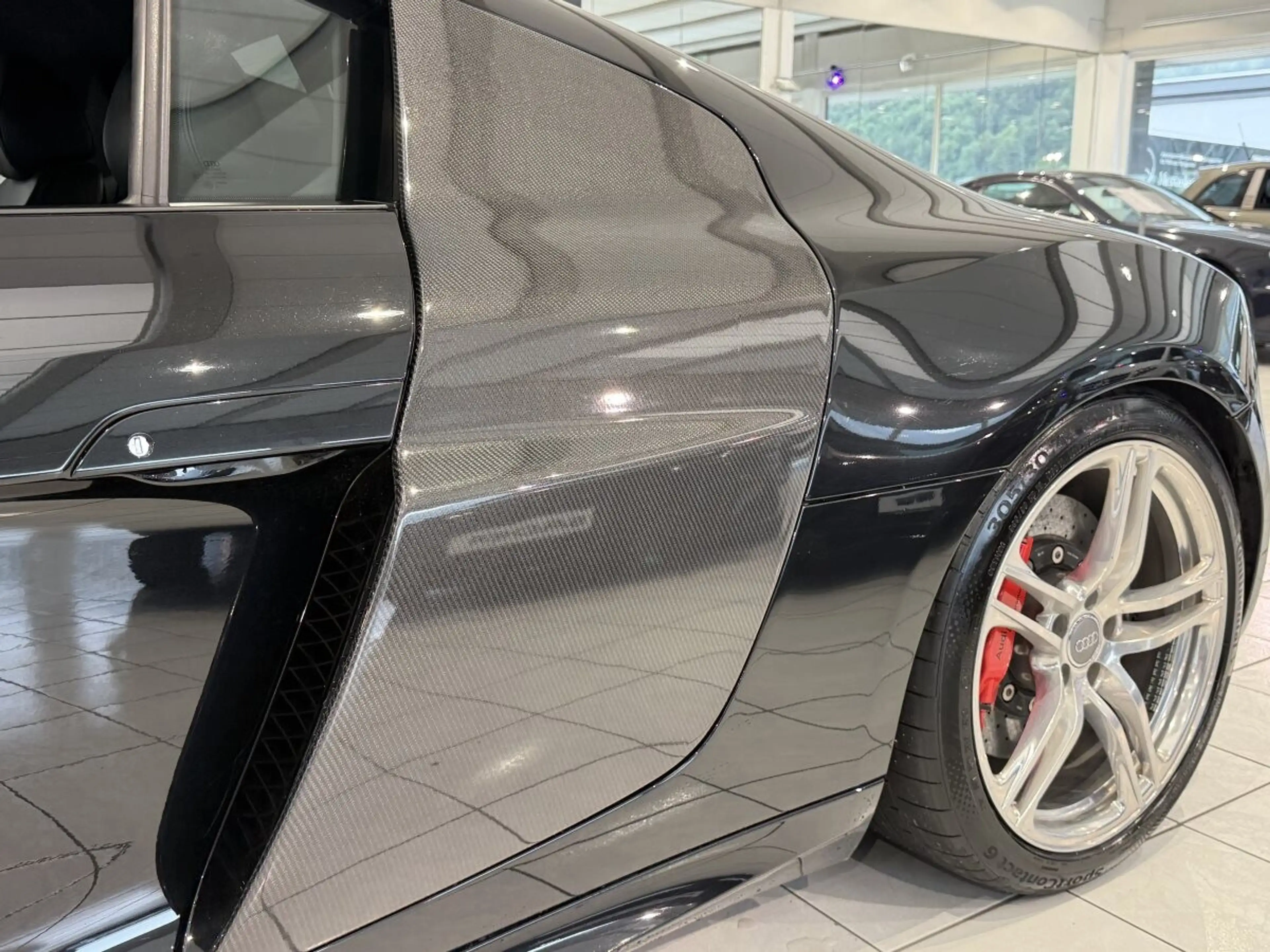 Audi R8 Coupe 5.2 FSI quattro — photo 14