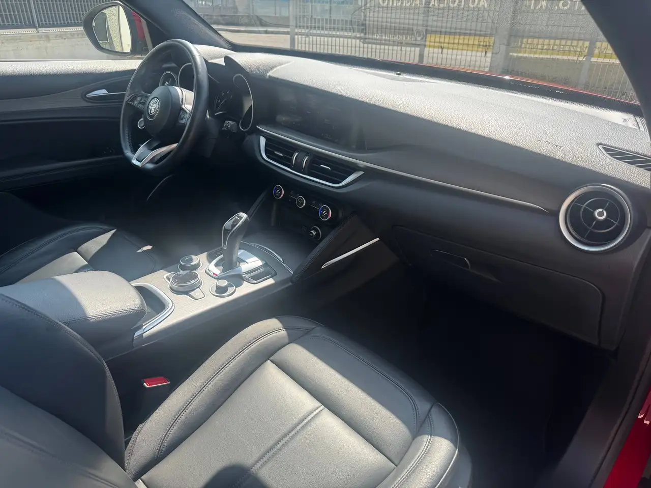Alfa Romeo Stelvio 2022 — фото 12