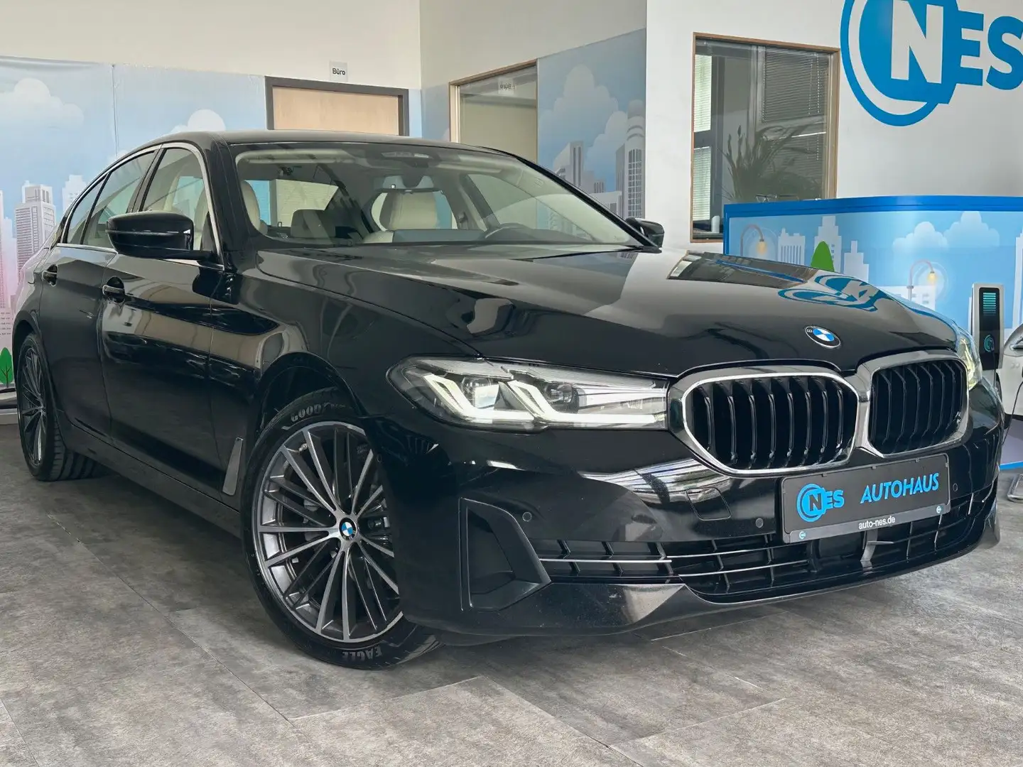 BMW 520 d xDr *ACC*DRIVING*4-ZONEN KL.*KAM*HiFi*LEDER Schwarz - 2