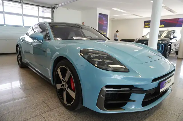 Porsche Panamera Turbo E-Hybrid Burmester/Nightv./Panor Ansicht 2