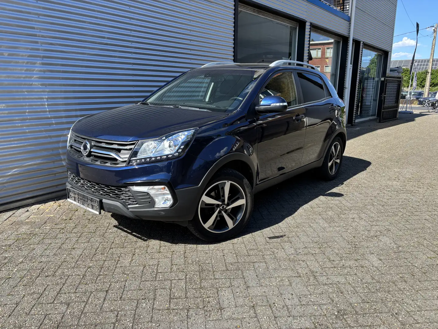 SsangYong Korando 2.0i e-XGi200 2WD Sapphire - Navi - Trekhaak Bleu - 1