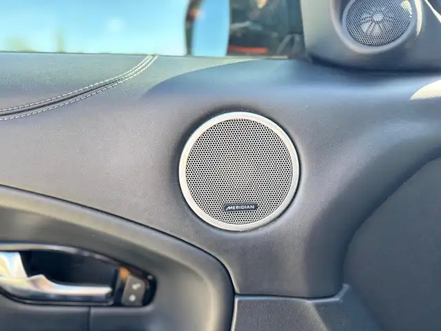 Land Rover Range Rover Evoque view 25