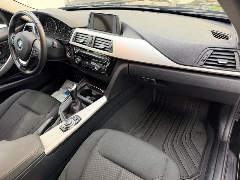 BMW 318 d Advantage touring ATM 50TKM BMW Service — photo 11