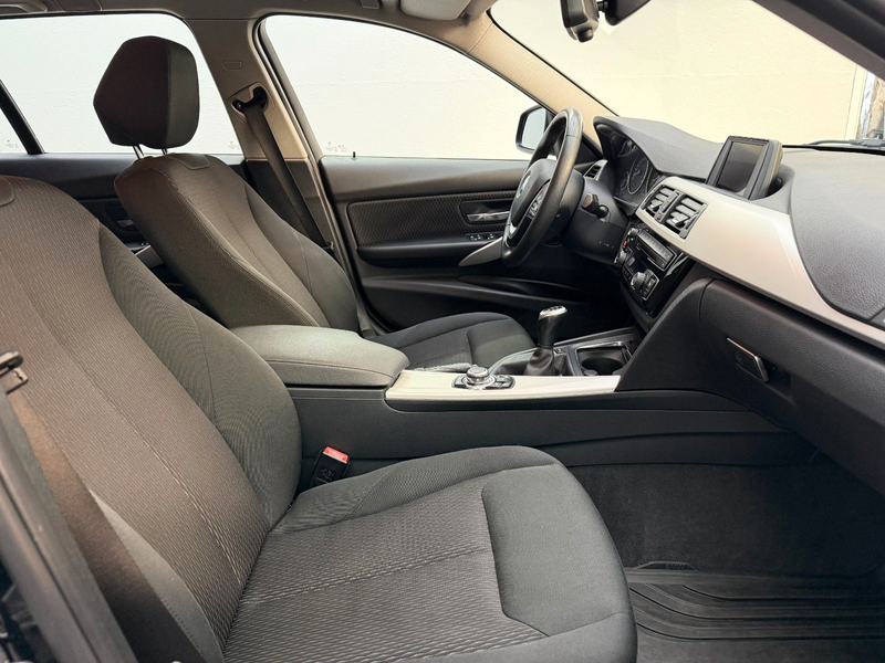 BMW 318 d Advantage touring ATM 50TKM BMW Service — photo 10