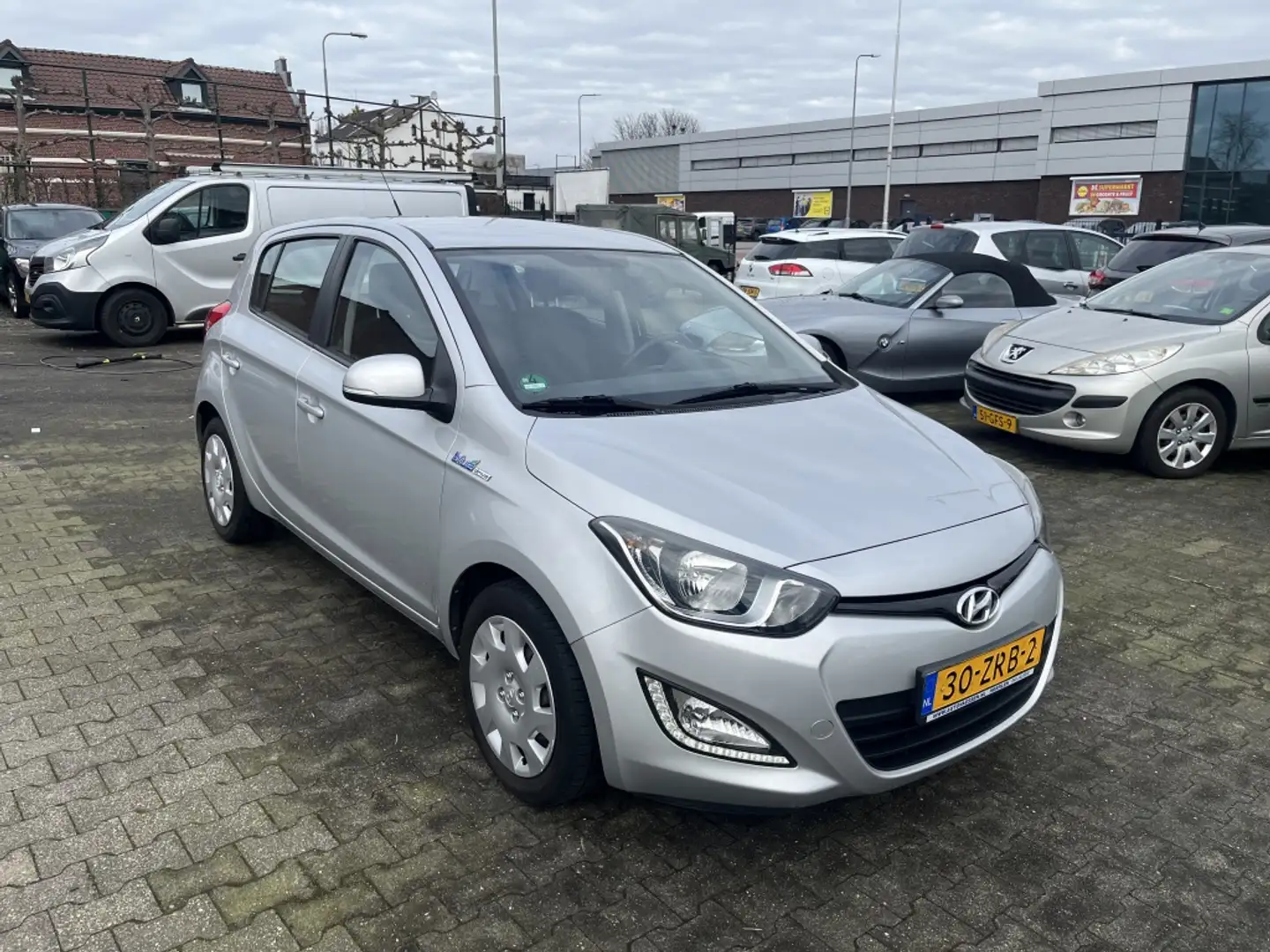 Hyundai i20 1.2 **ZEER MOOI ** Gris - 1