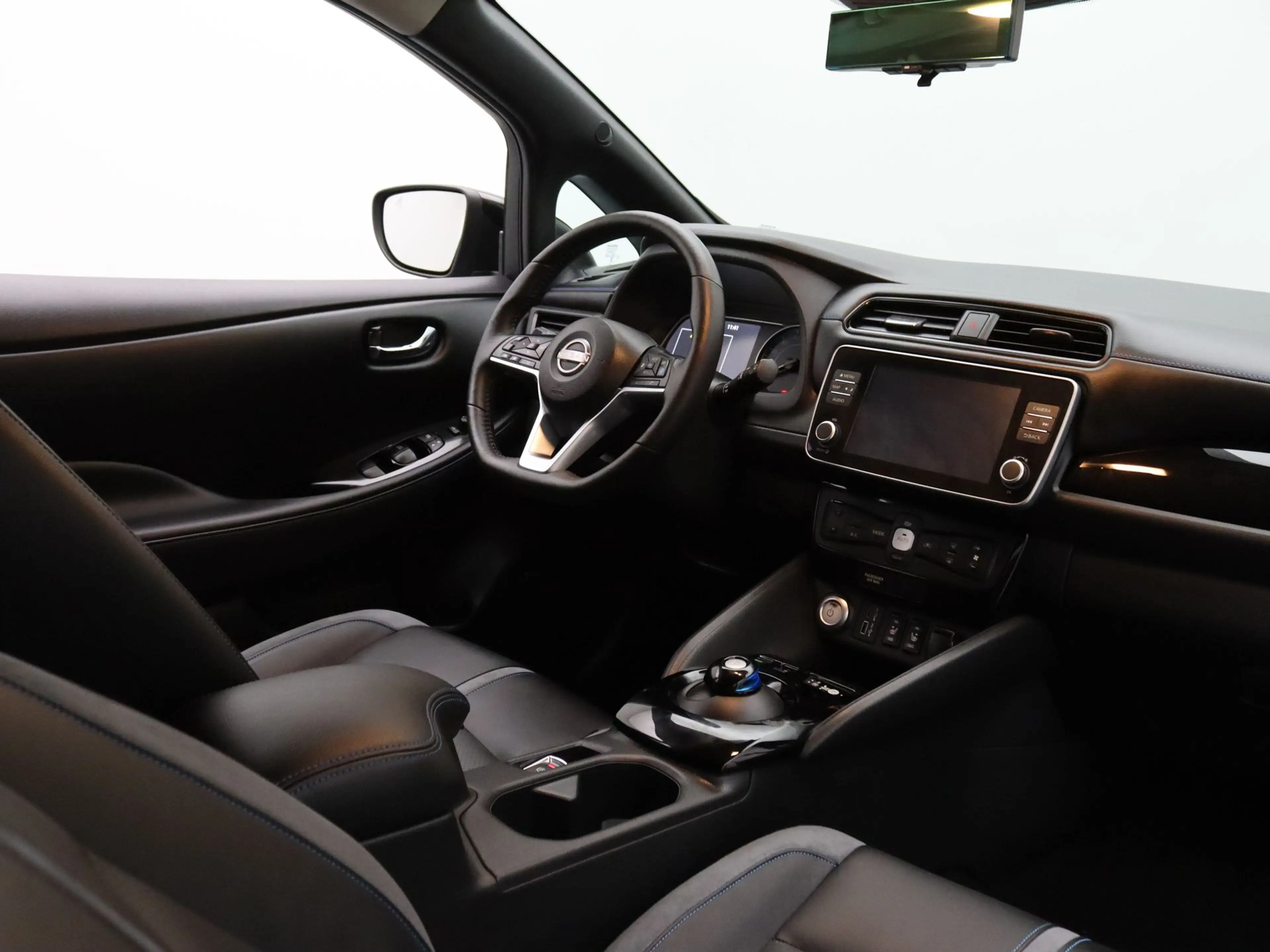 Nissan Leaf e+ Tekna 59 kWh Apple Carplay/Android Auto | Trekh — photo 32
