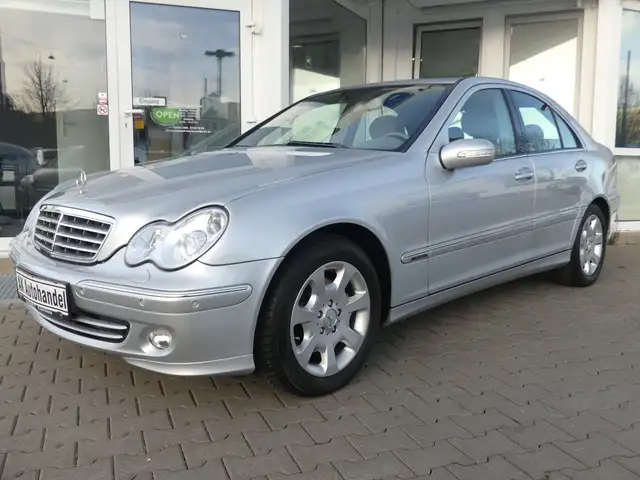 Mercedes-Benz C 230 C230 Auto. Elegance Bi-Xen. PDC Navi Leder Memo.