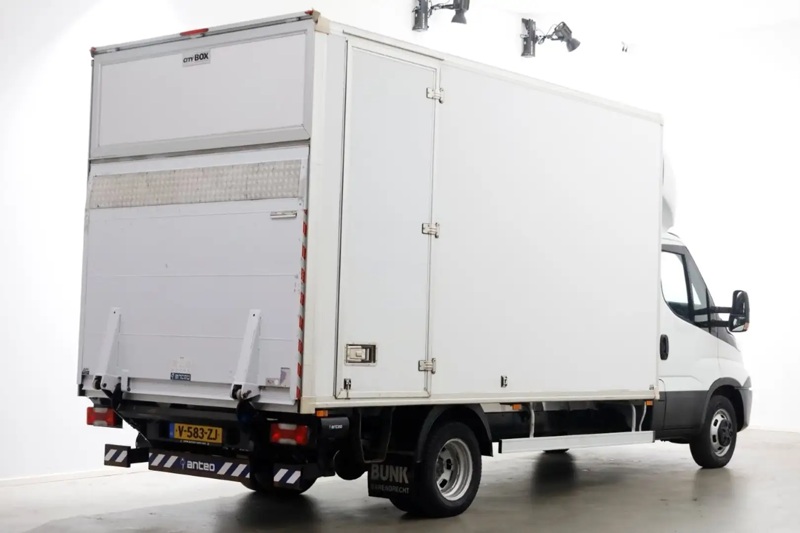 Iveco Daily 35C16 160pk E6 HiMatic Automaat Bakwagen met laadk Wit - 2