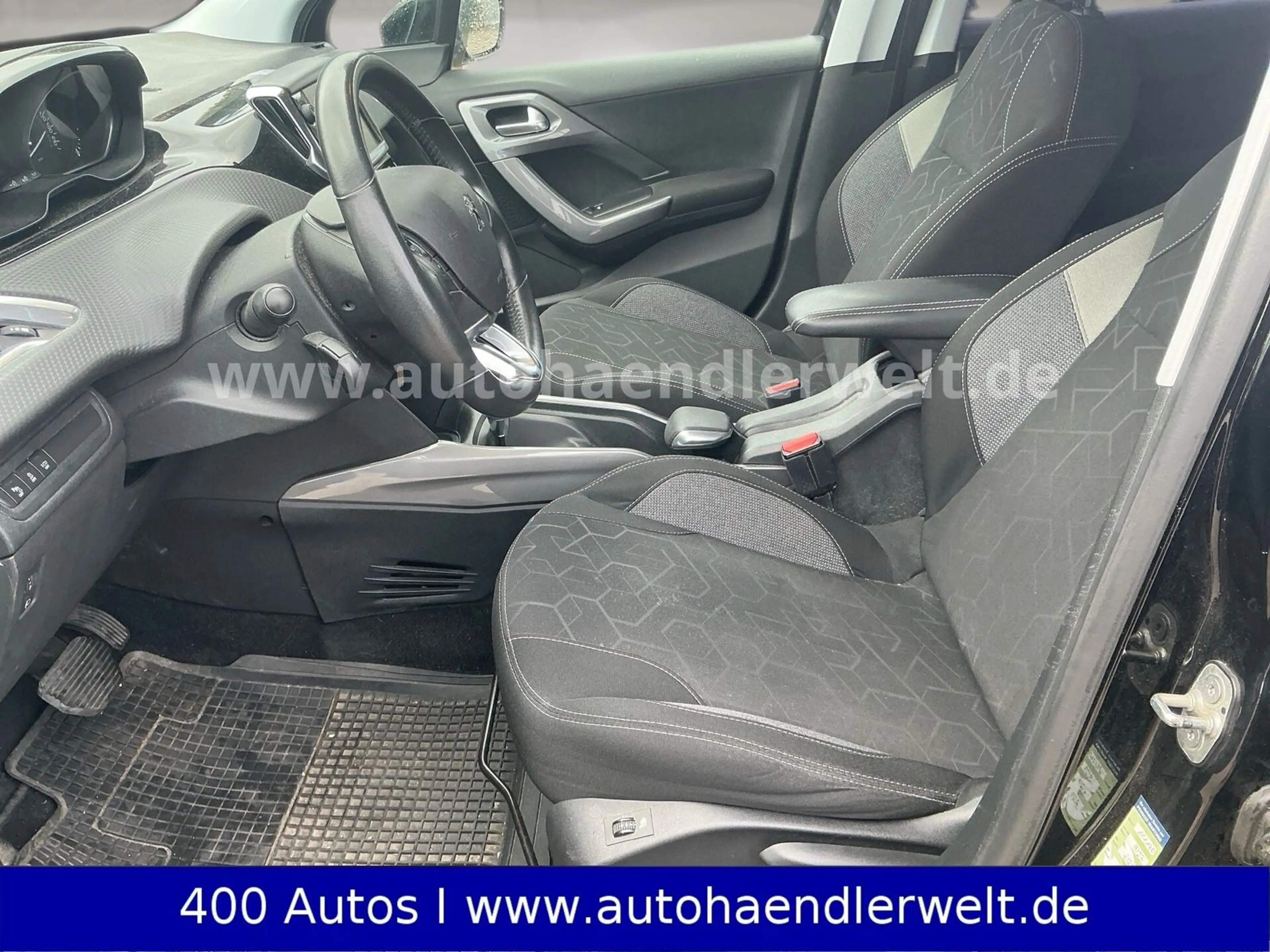 Peugeot 2008 1.2 PureTech Automatik — photo 9
