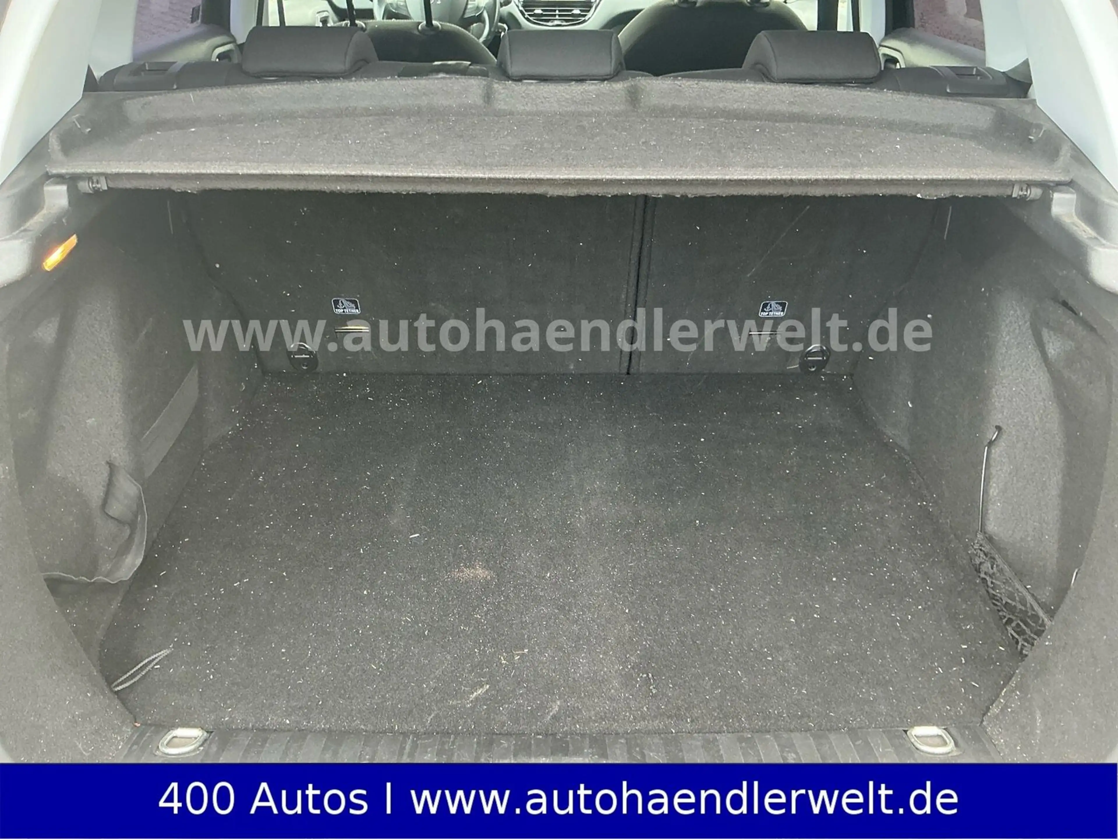 Peugeot 2008 1.2 PureTech Automatik — photo 8