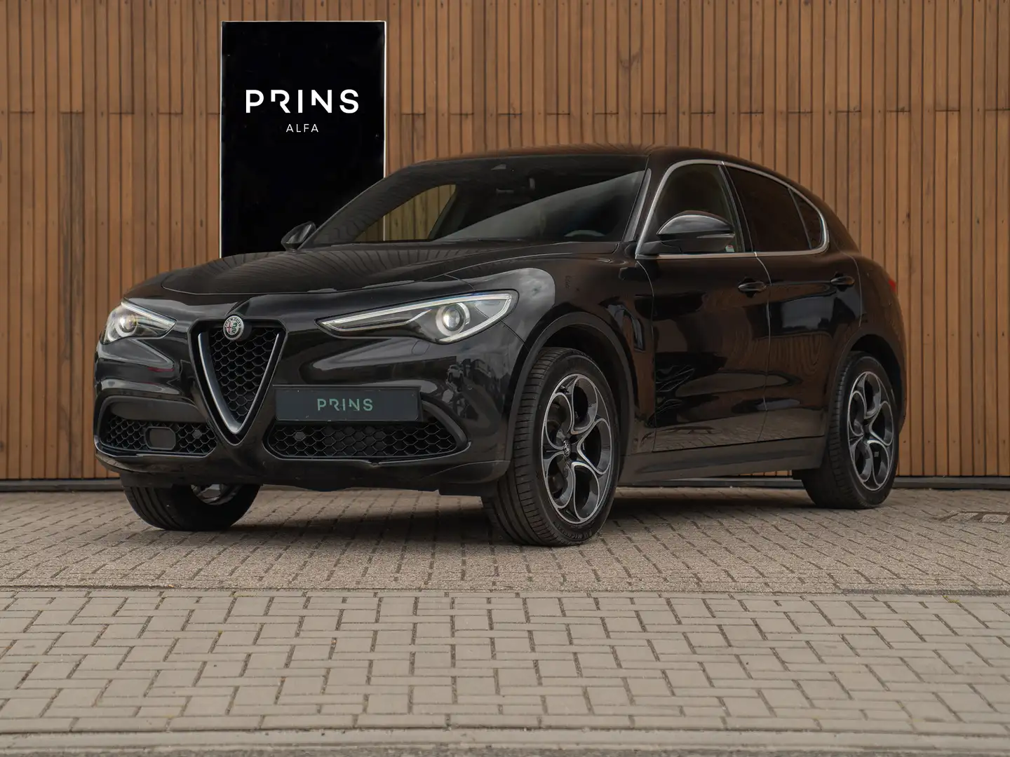 Alfa Romeo Stelvio 2.0T AWD Super | Veloce stoelen Zwart - 1