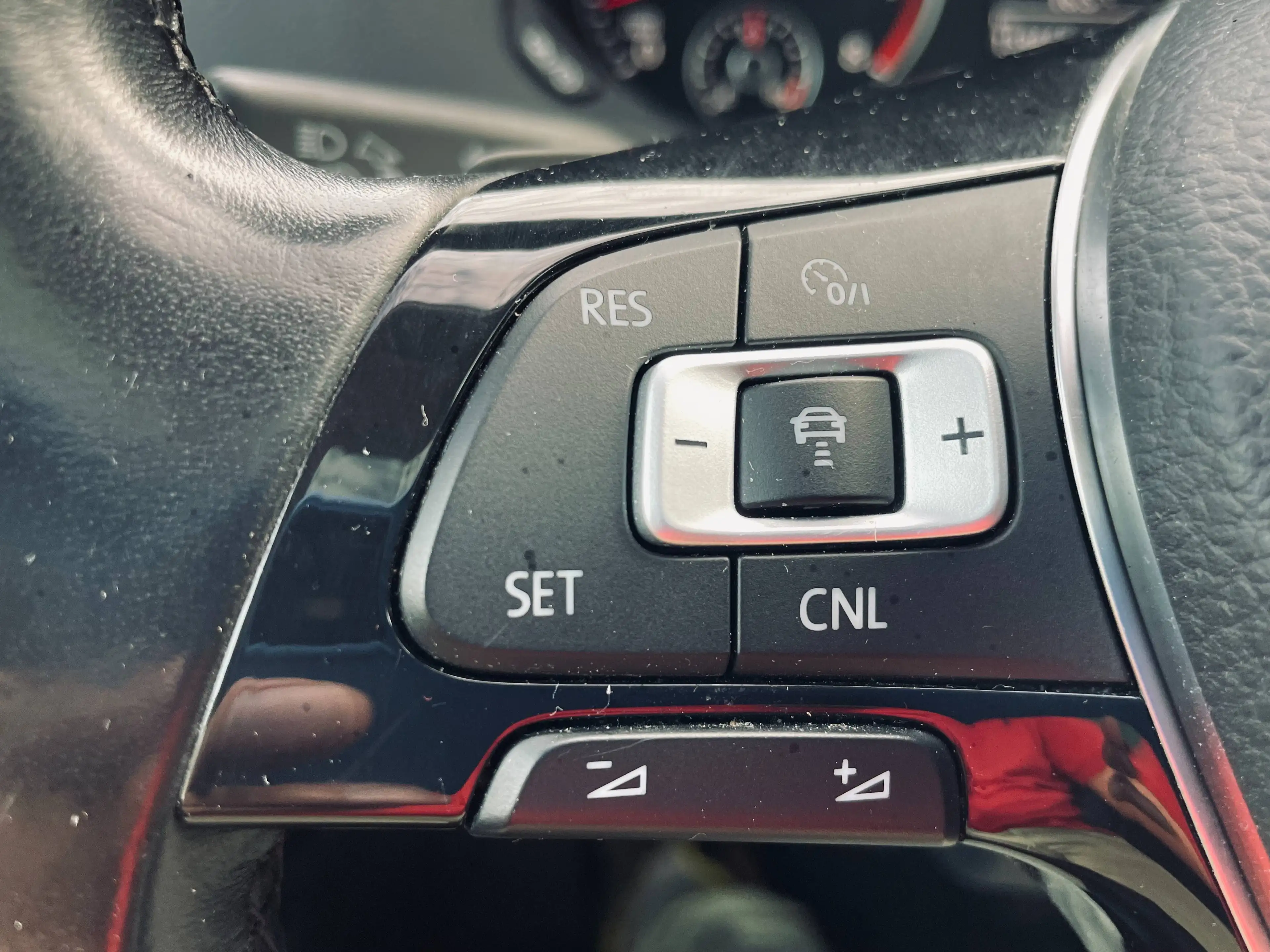 Volkswagen Sharan Sharan 1.4 TSI Highline BMT DSG 7 Places Full Cuir Clim Bt/Auto Gps Toit Pano Camera !!! — photo 13