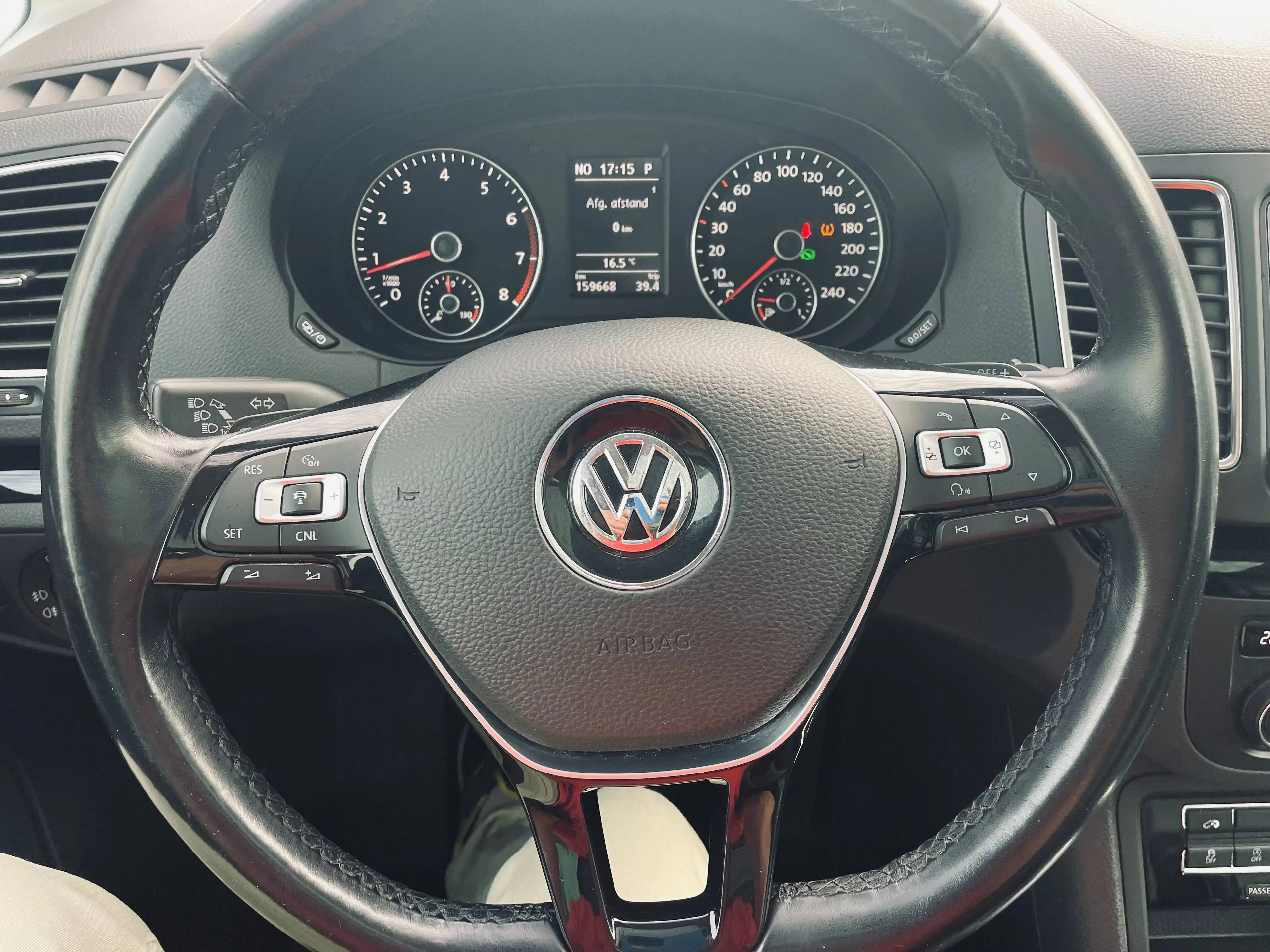 Volkswagen Sharan Sharan 1.4 TSI Highline BMT DSG 7 Places Full Cuir Clim Bt/Auto Gps Toit Pano Camera !!! — photo 15