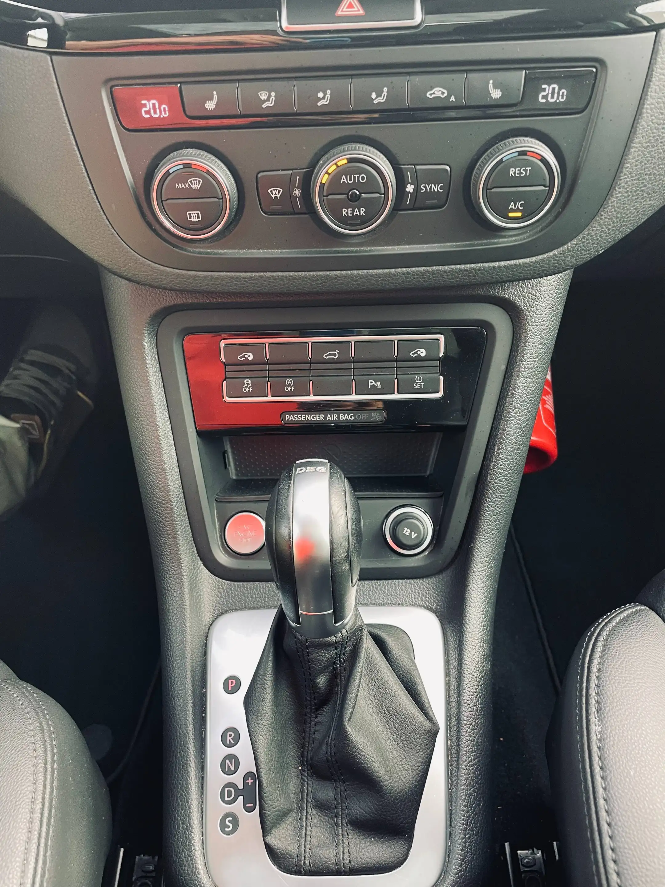 Volkswagen Sharan Sharan 1.4 TSI Highline BMT DSG 7 Places Full Cuir Clim Bt/Auto Gps Toit Pano Camera !!! — photo 12