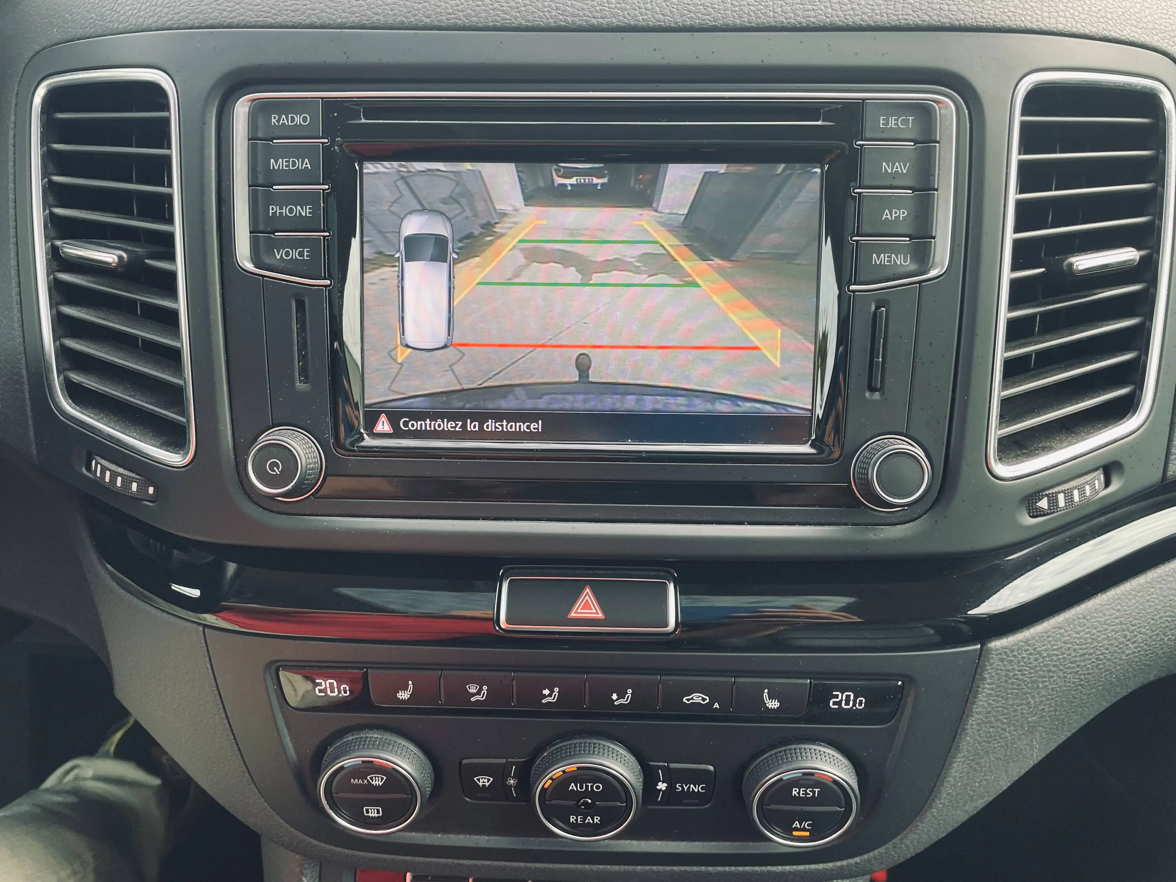 Volkswagen Sharan Sharan 1.4 TSI Highline BMT DSG 7 Places Full Cuir Clim Bt/Auto Gps Toit Pano Camera !!! — photo 11