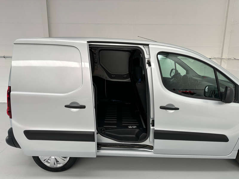 Peugeot Partner 1.6i 3Places! PAS un PureTech, moteur à chaine! AIR-CO+Attache remorque — photo 14