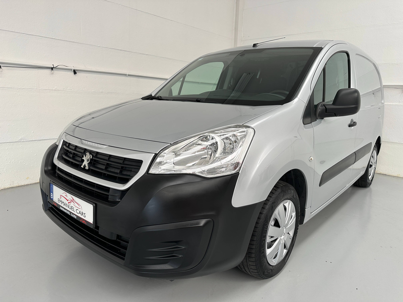 Peugeot Partner 1.6i 3Places! PAS un PureTech, moteur à chaine! AIR-CO+Attache remorque — photo 2