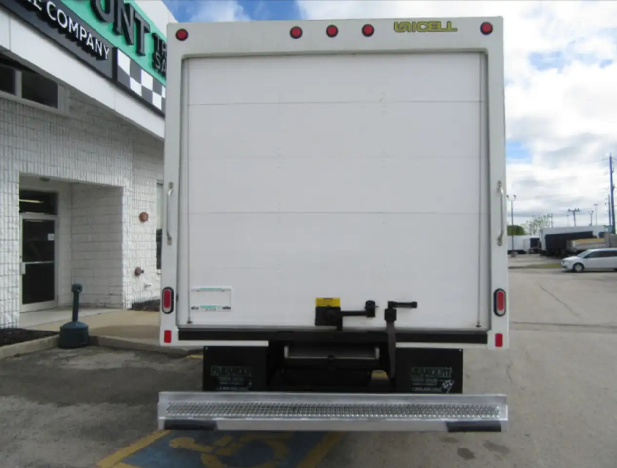Ford E-450 Super Duty DRW снимка Ford E-450 Super Duty DRW