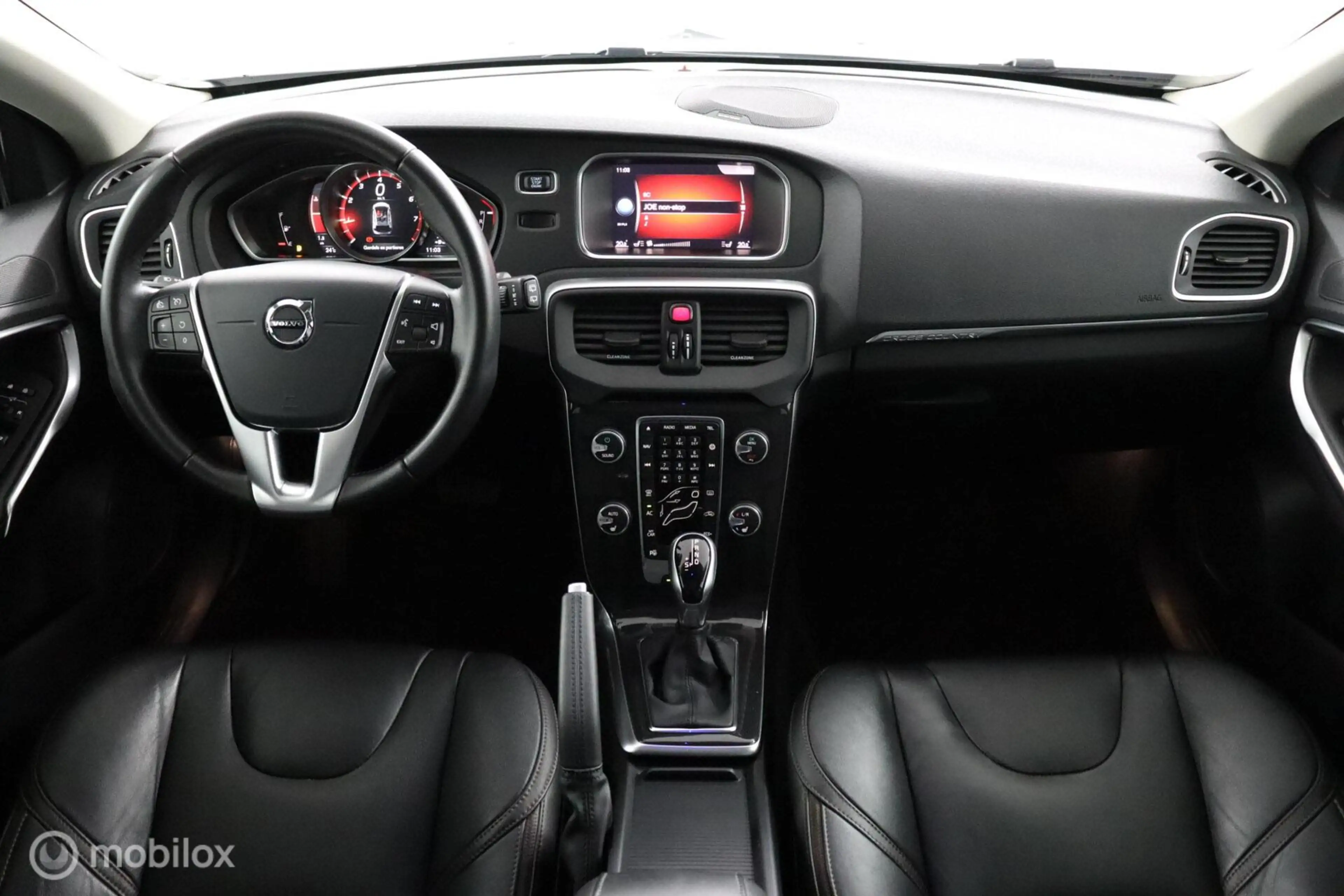 Volvo V40 Cross Country 1.5 T3 Polar+ Luxury | Panoaramdak | Keyless | Ver — photo 43