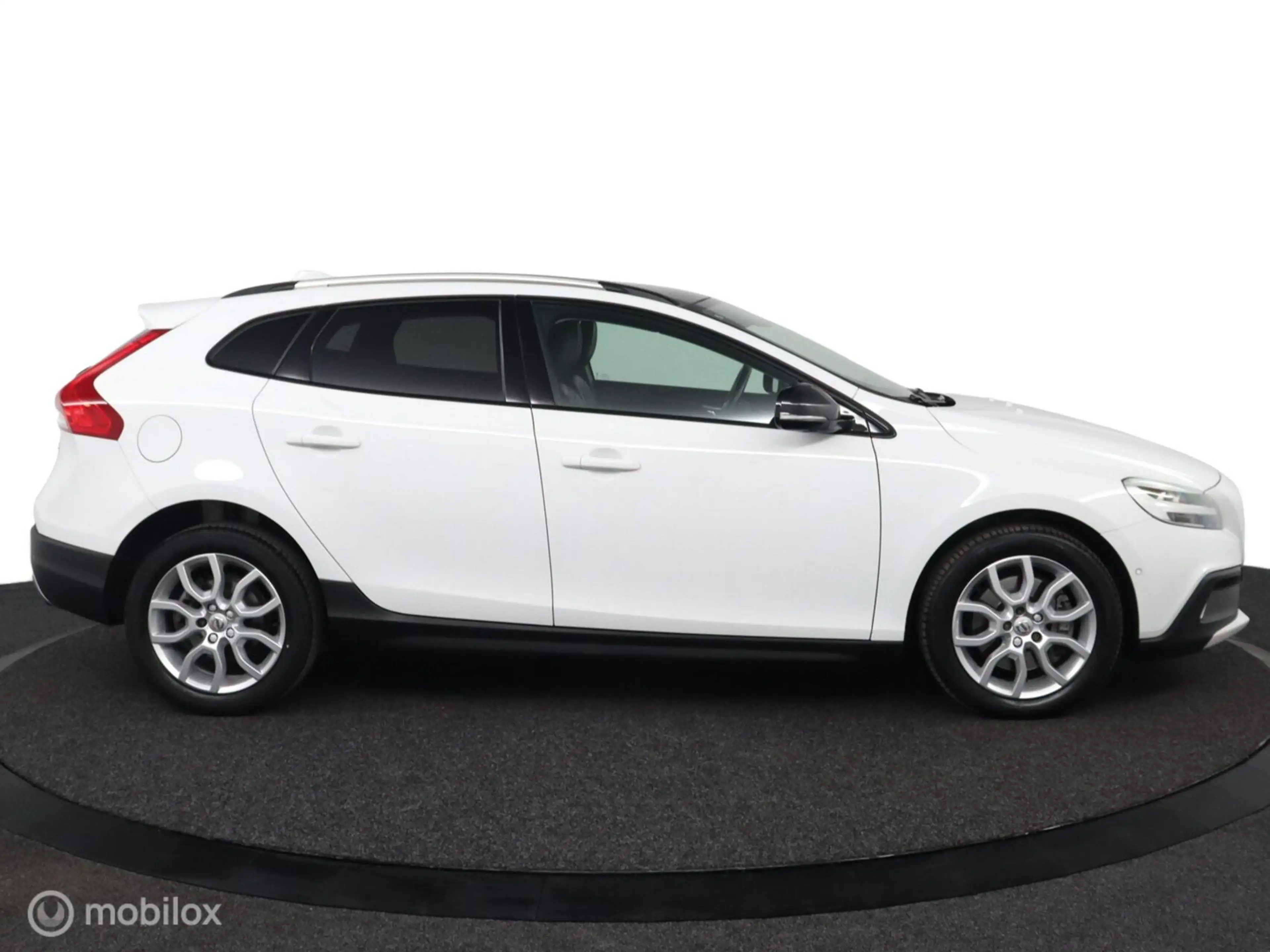Volvo V40 Cross Country 1.5 T3 Polar+ Luxury | Panoaramdak | Keyless | Ver — photo 36