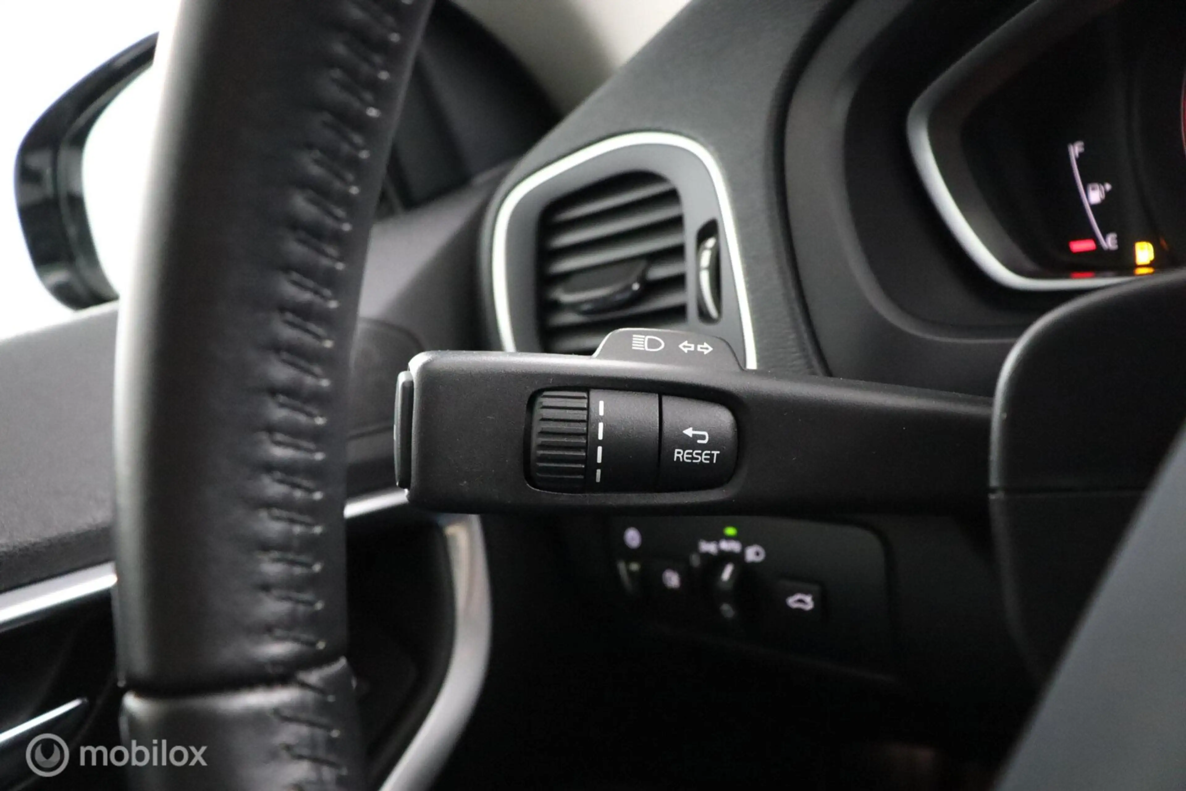 Volvo V40 Cross Country 1.5 T3 Polar+ Luxury | Panoaramdak | Keyless | Ver — photo 23