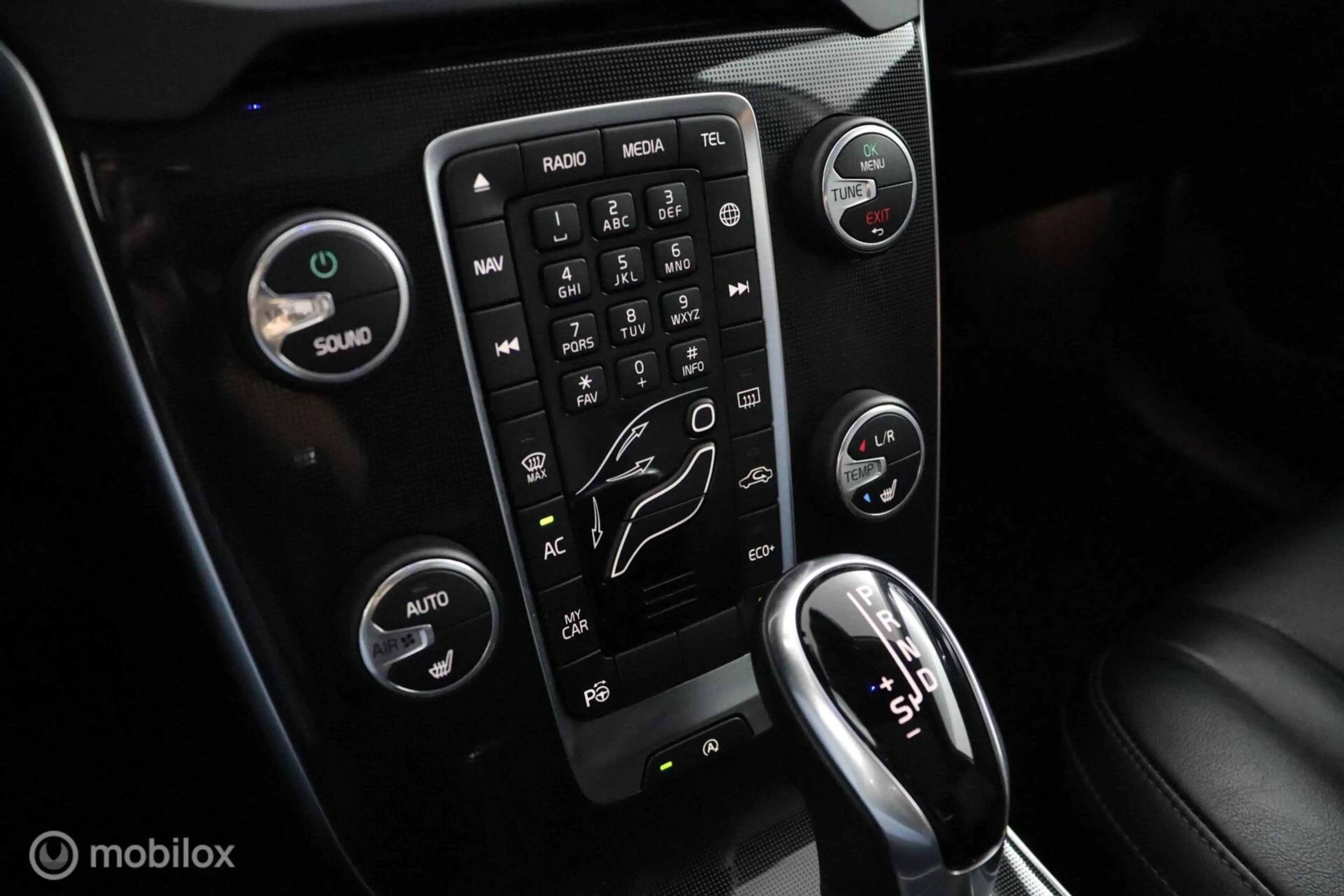 Volvo V40 Cross Country 1.5 T3 Polar+ Luxury | Panoaramdak | Keyless | Ver — photo 41